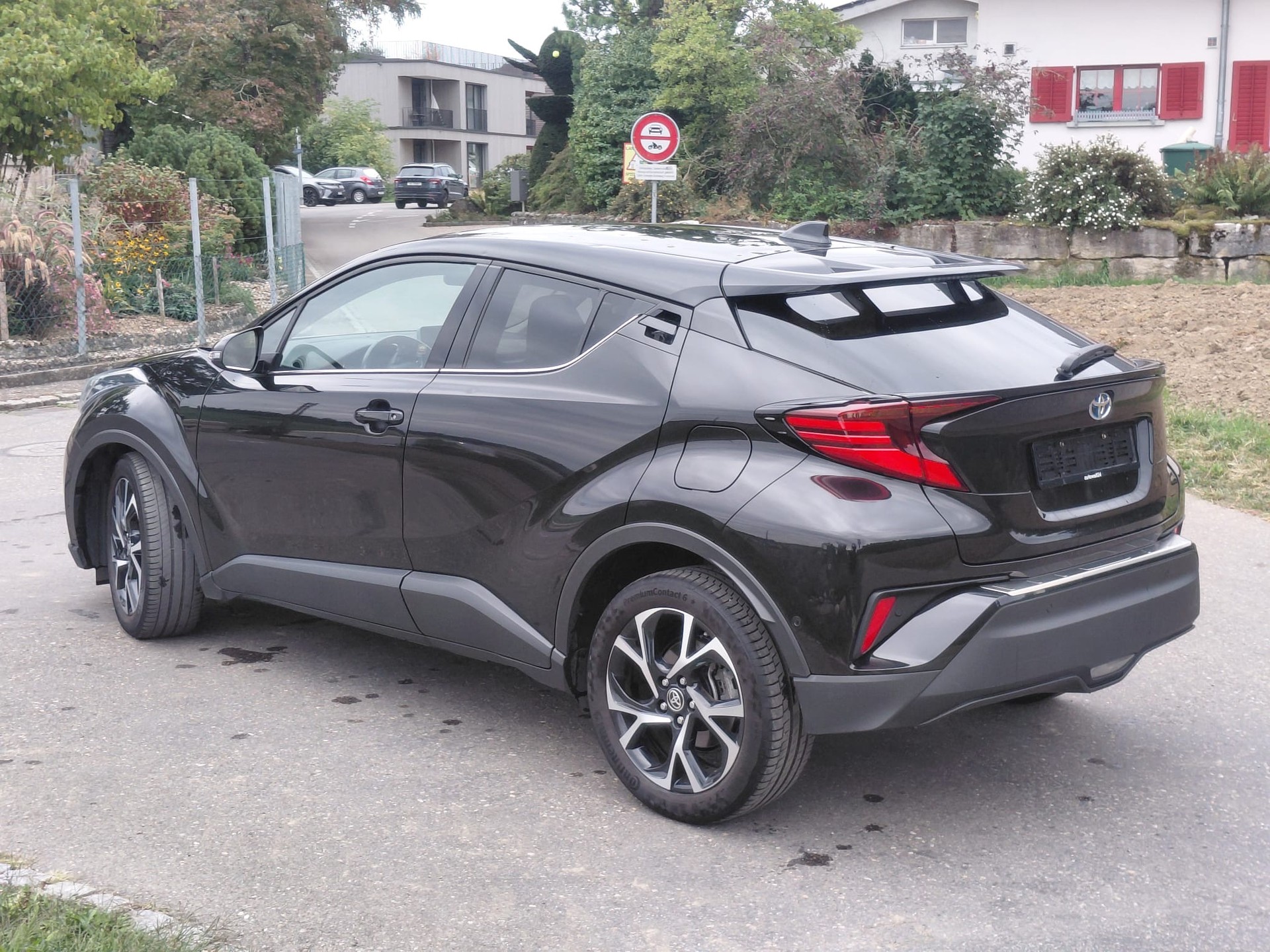 TOYOTA C-HR 1.8 HSD CVT Comfort-image-8