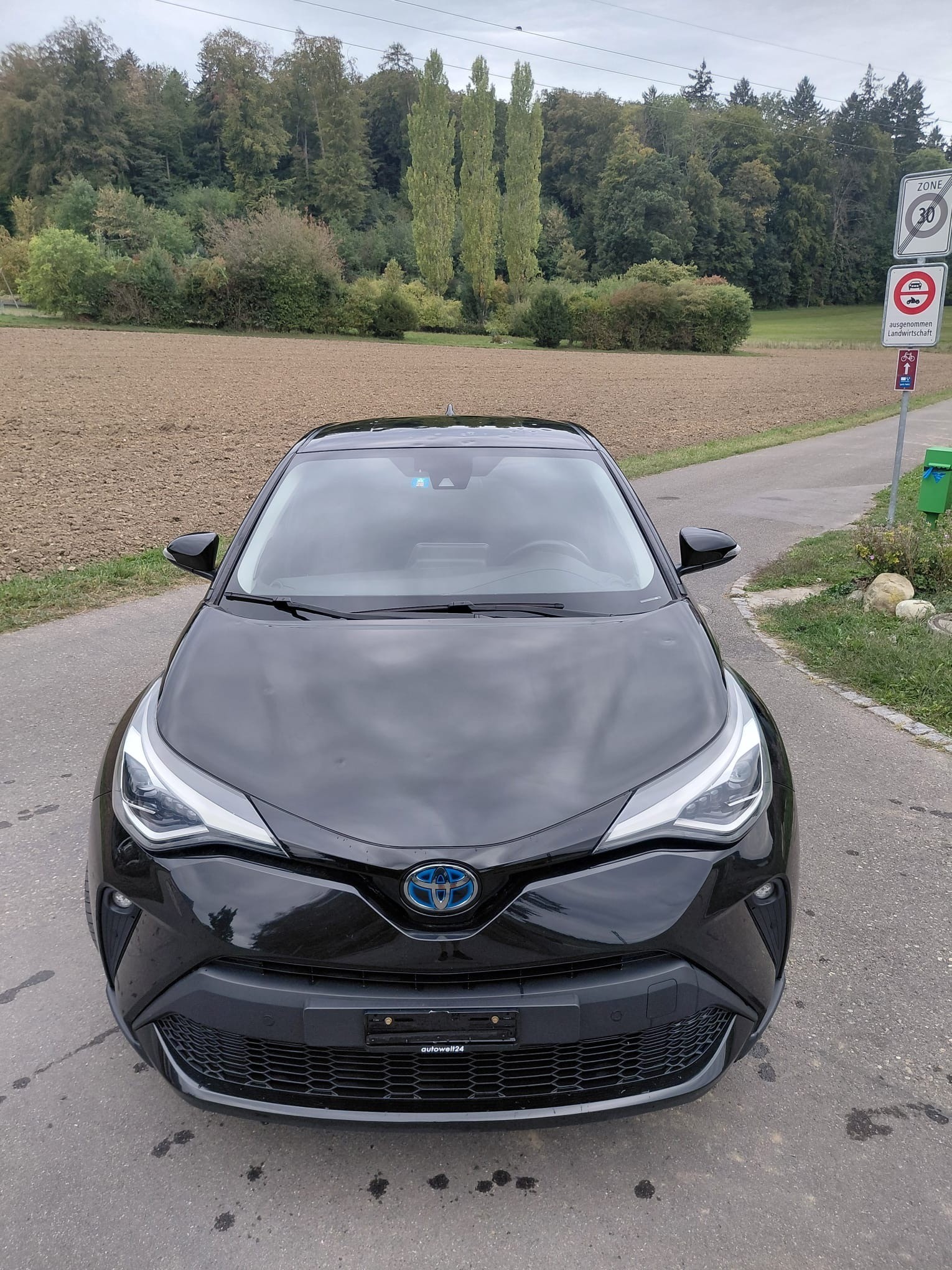 TOYOTA C-HR 1.8 HSD CVT Comfort-image-1