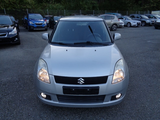 SUZUKI Swift 1.3i 16V GL Top 4x4-image-1