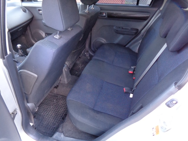 SUZUKI Swift 1.3i 16V GL Top 4x4-image-5