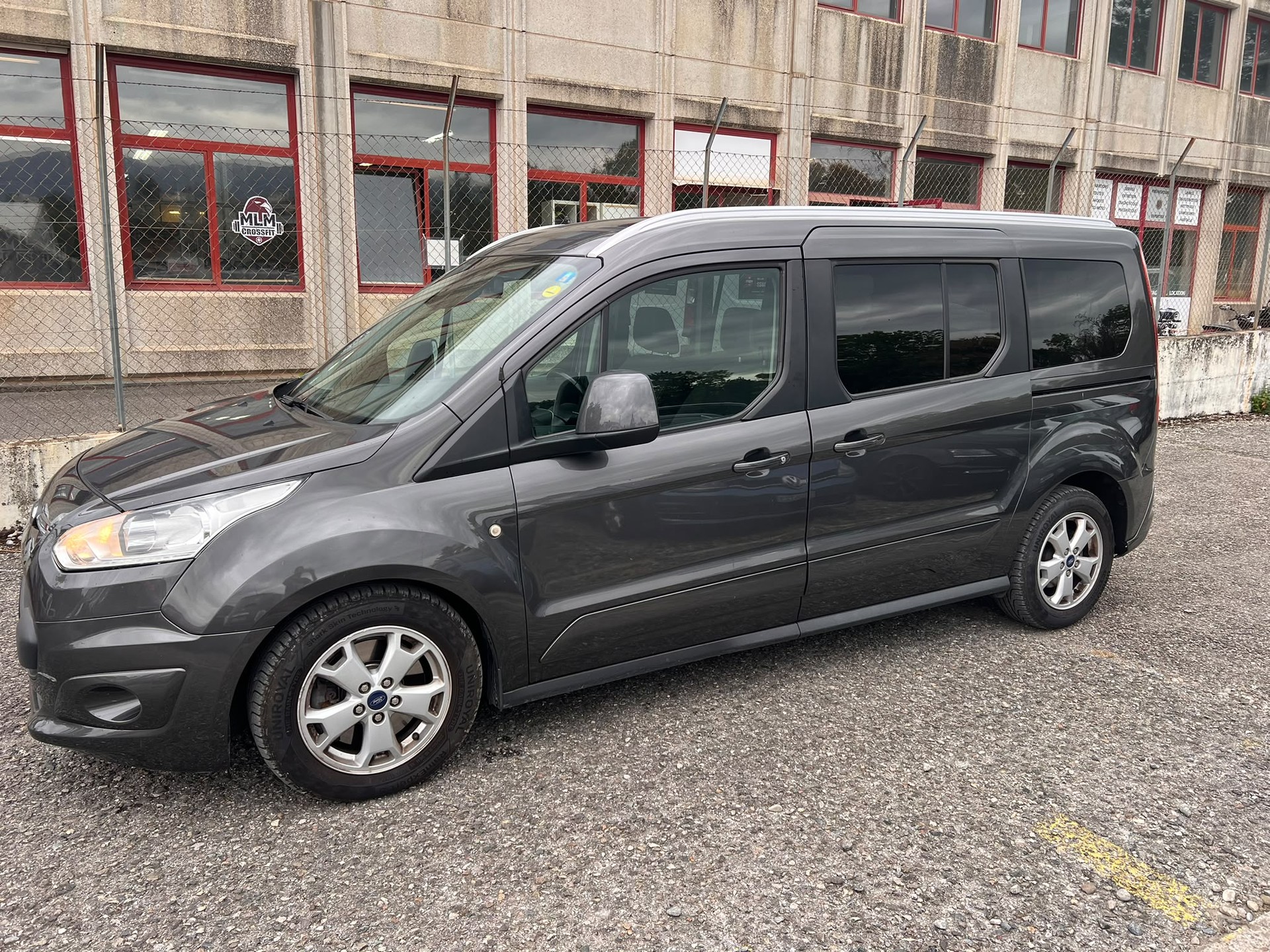 FORD Grand Tourneo Connect 1.5 TDCi Titanium Powershift-image-1