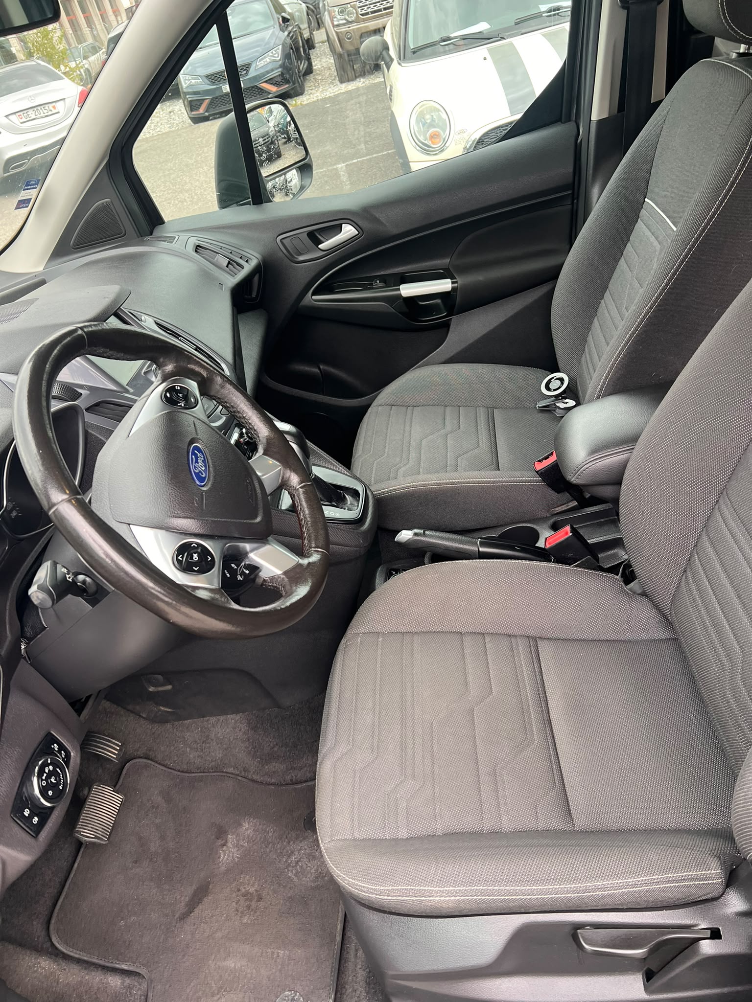 FORD Grand Tourneo Connect 1.5 TDCi Titanium Powershift-image-8
