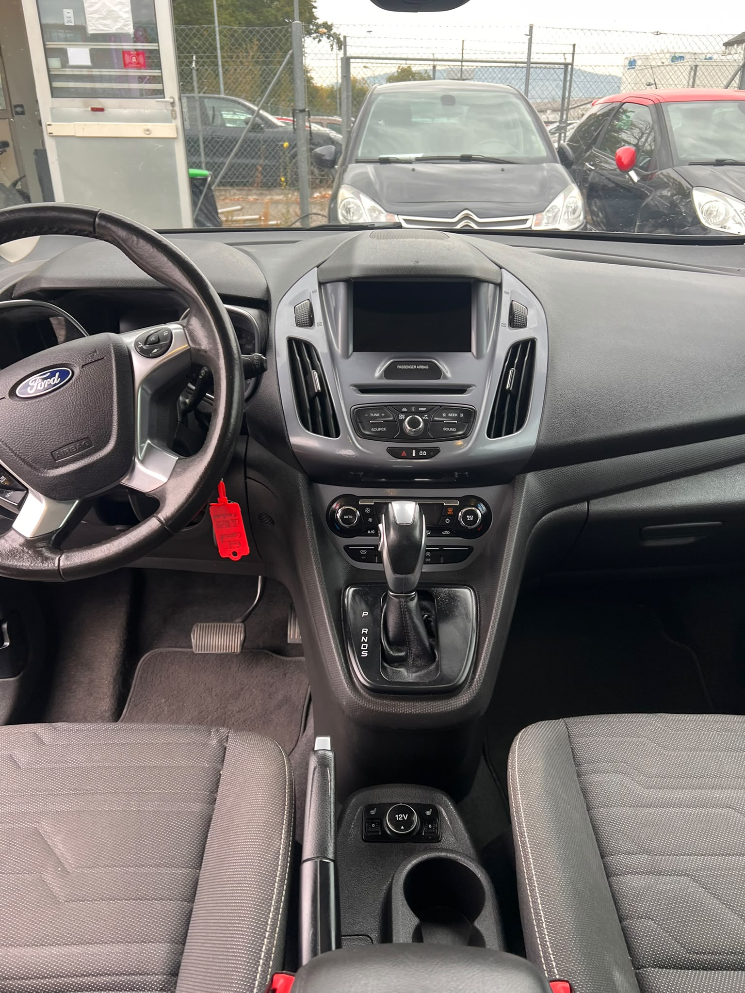FORD Grand Tourneo Connect 1.5 TDCi Titanium Powershift-image-11