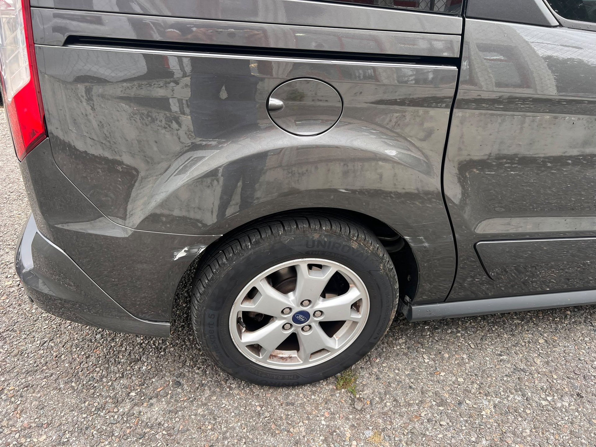 FORD Grand Tourneo Connect 1.5 TDCi Titanium Powershift-image-6