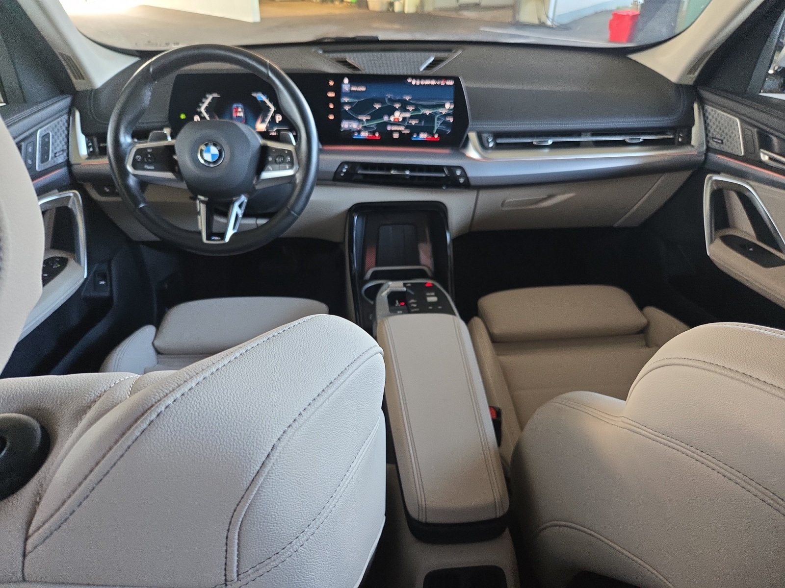 BMW X1 23i xDrive paddles-image-9