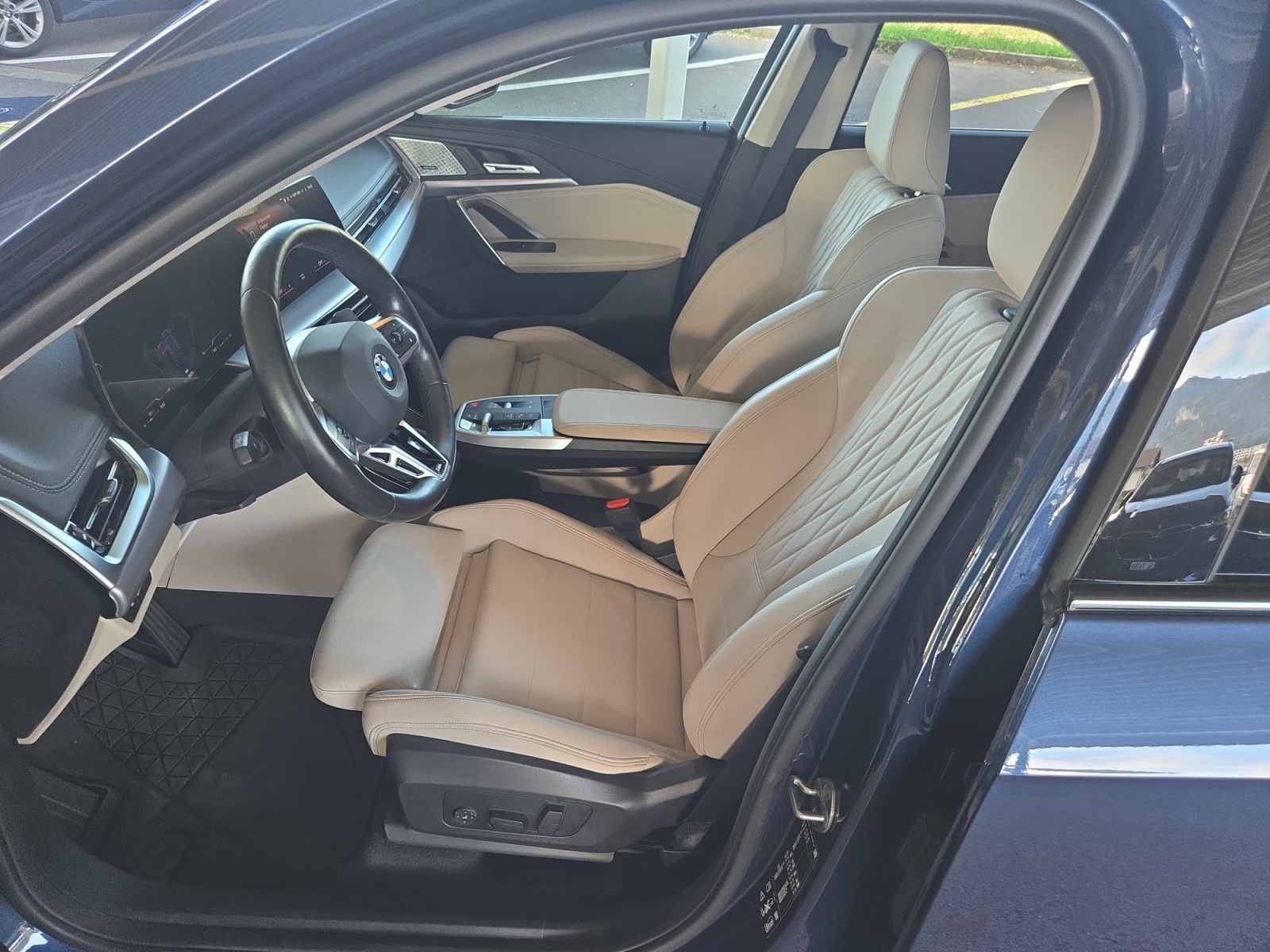 BMW X1 23i xDrive paddles-image-8