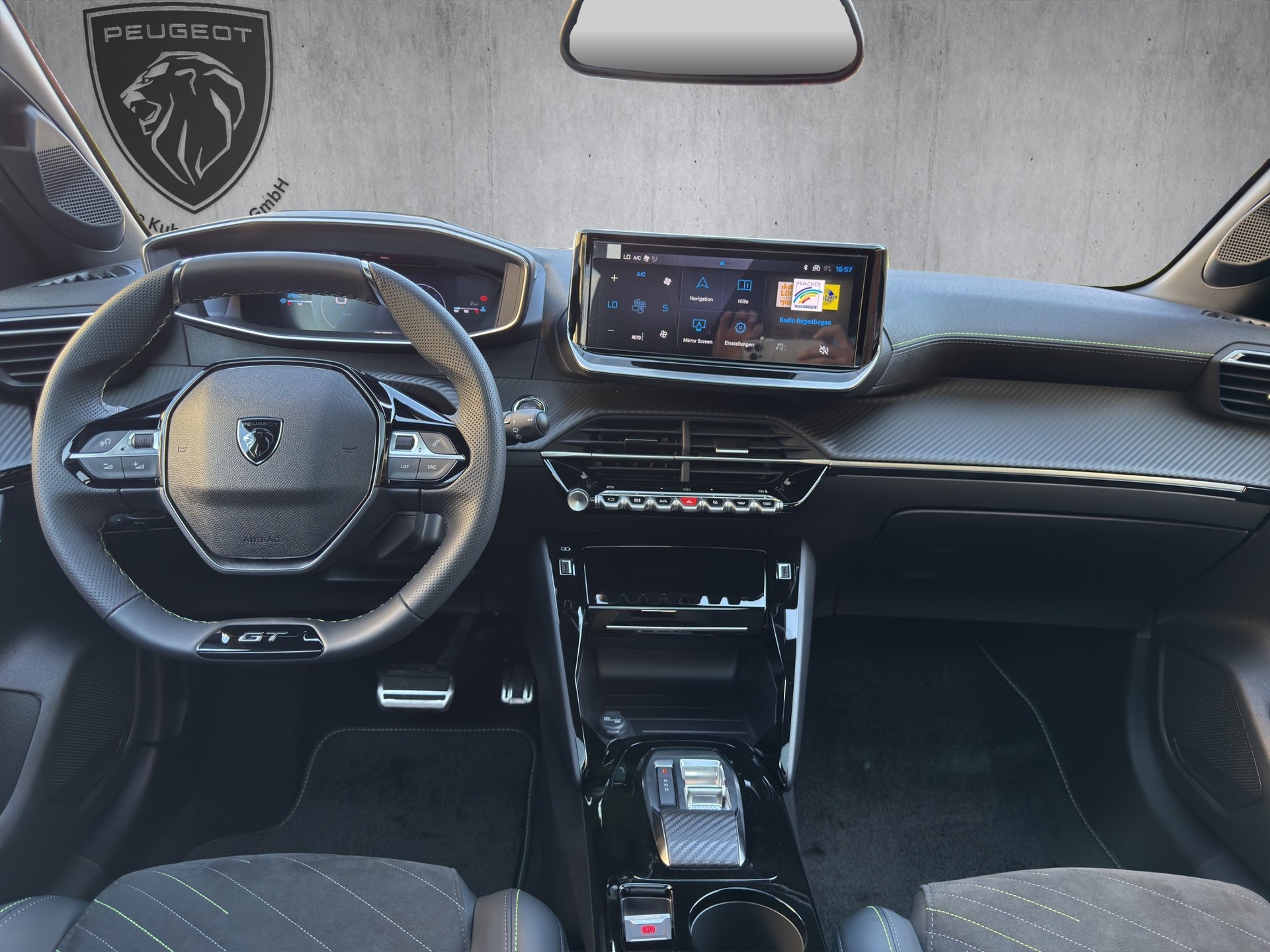 PEUGEOT 208 1.2 Hybrid 145 GT Exclusive-image-11