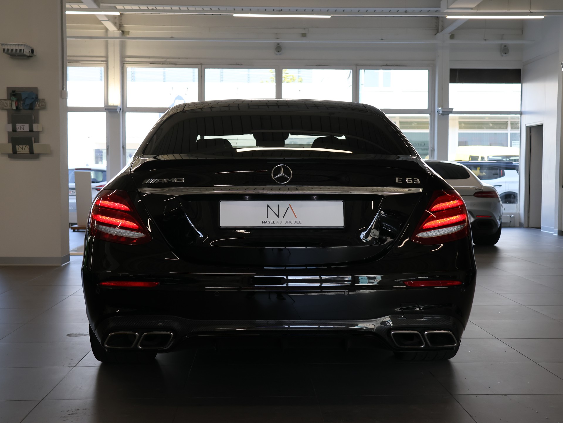MERCEDES-BENZ E 63 AMG 4Matic Speedshift MCT-image-4