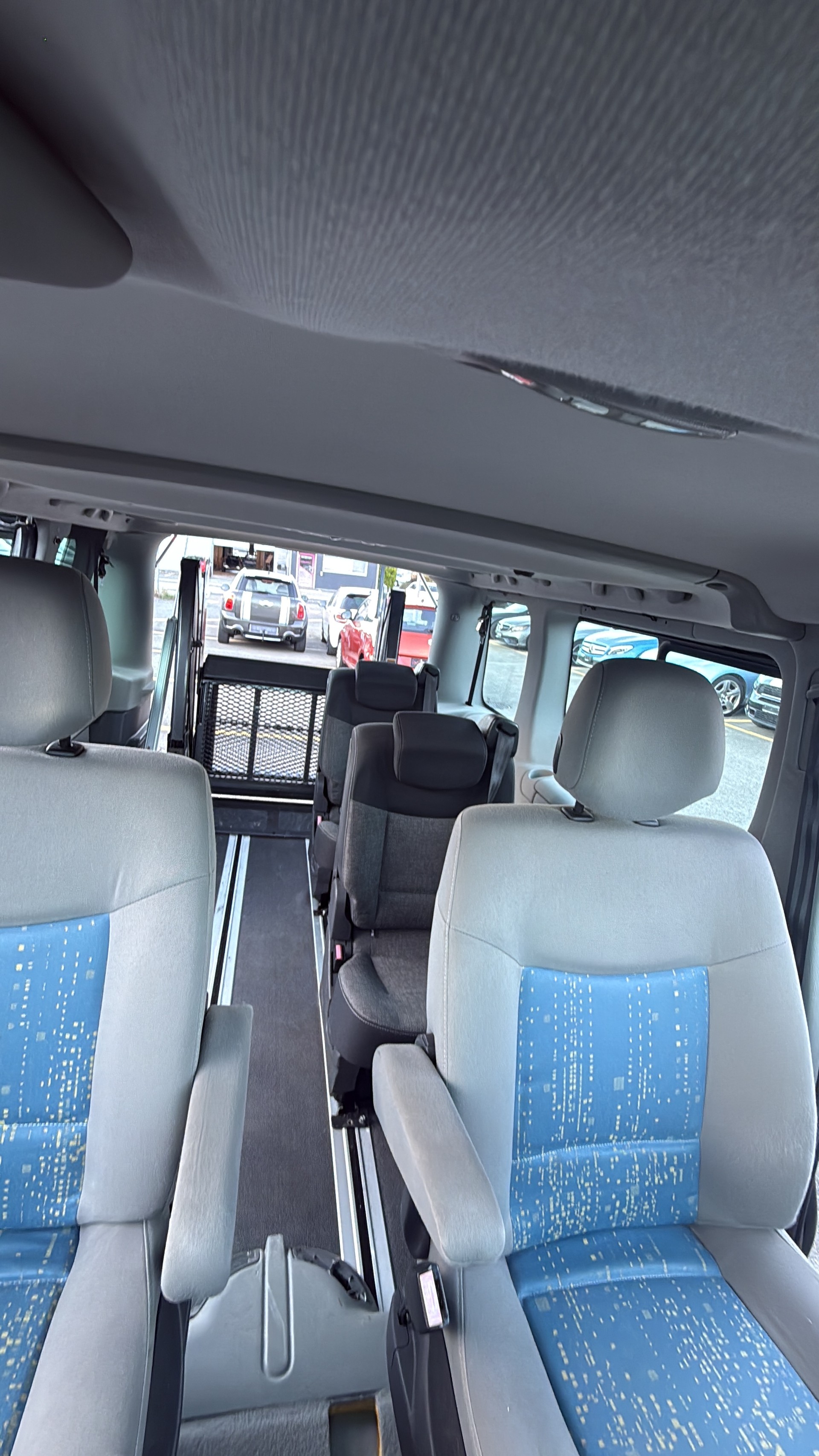 RENAULT TRAFIC-image-9