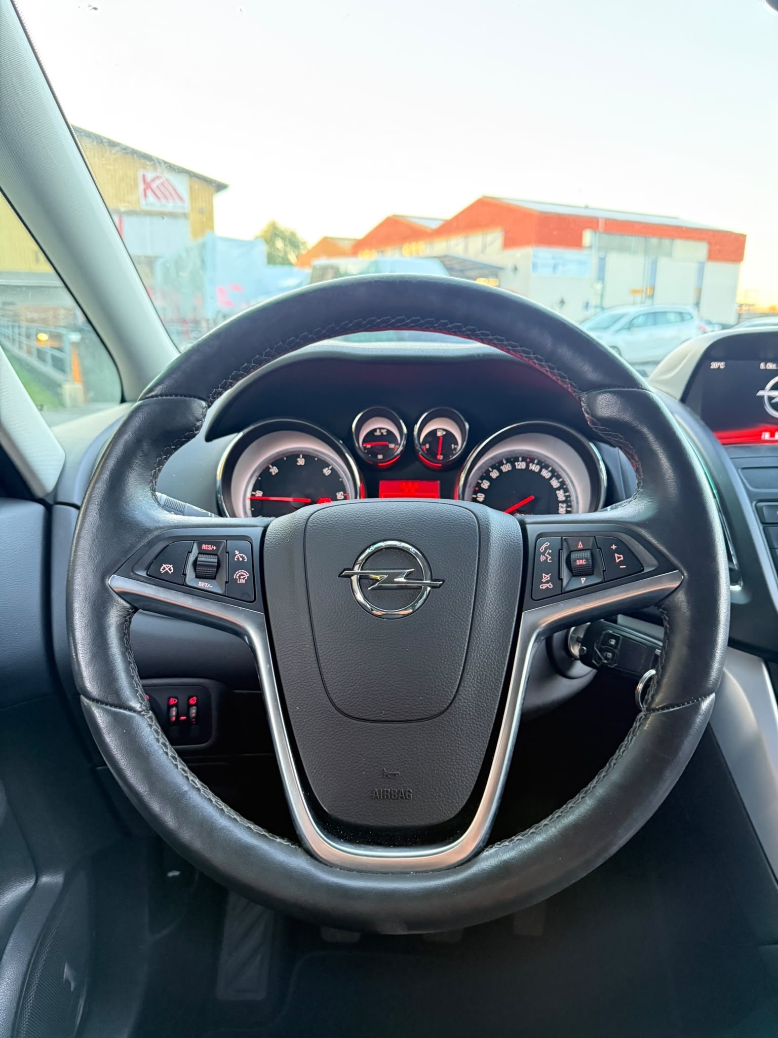 OPEL Zafira Tourer 2.0 CDTi Cosmo-image-12