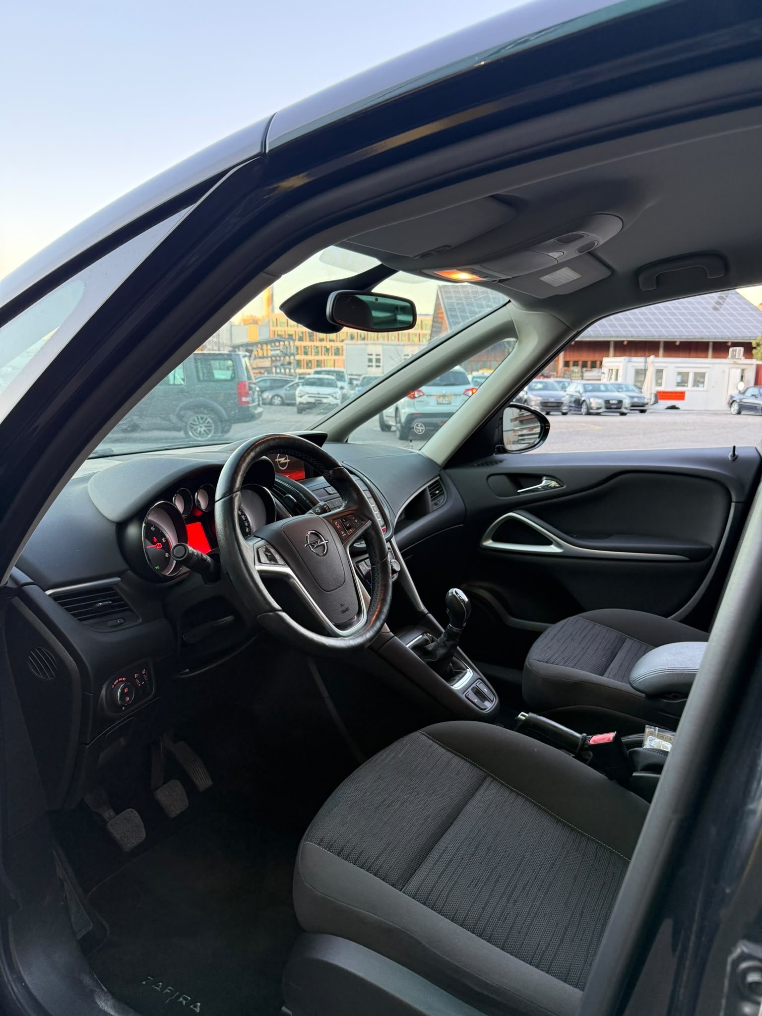 OPEL Zafira Tourer 2.0 CDTi Cosmo-image-8