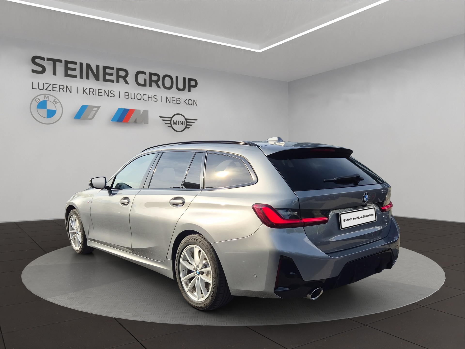 BMW 320d xDrive 48V Touring Steptronic M Sport-image-6