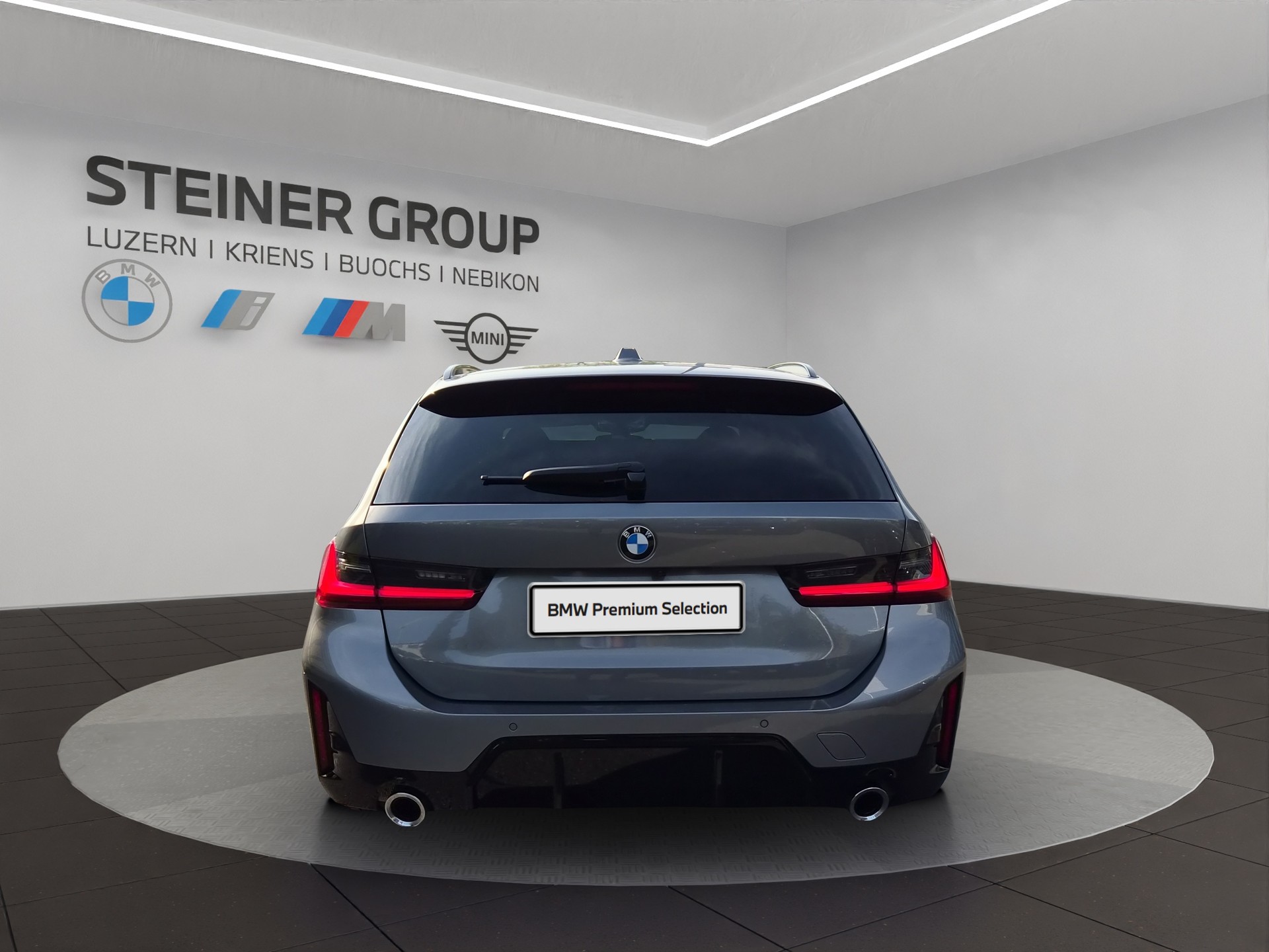 BMW 320d xDrive 48V Touring Steptronic M Sport-image-5