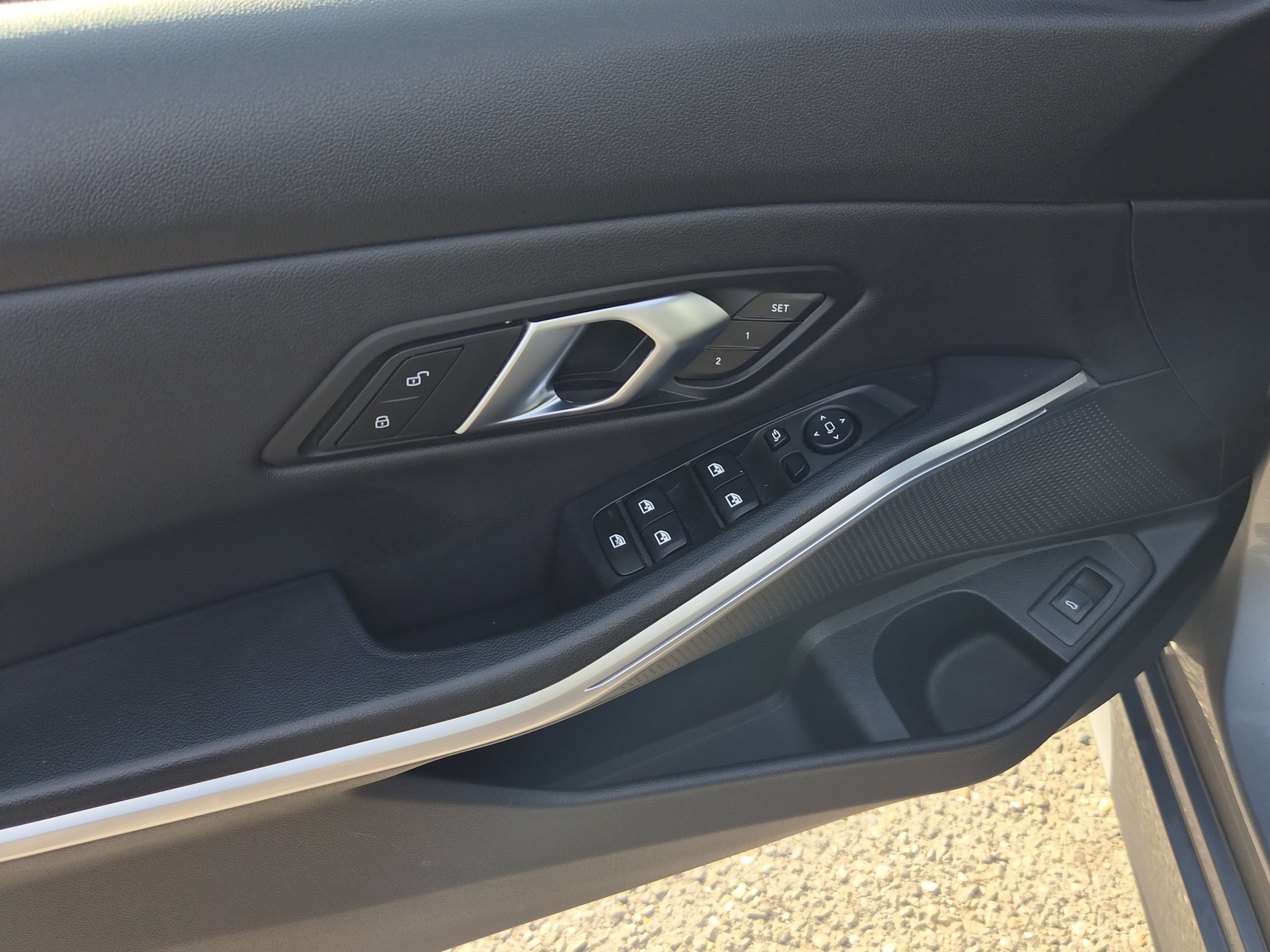 BMW 320d xDrive 48V Touring Steptronic M Sport-image-11
