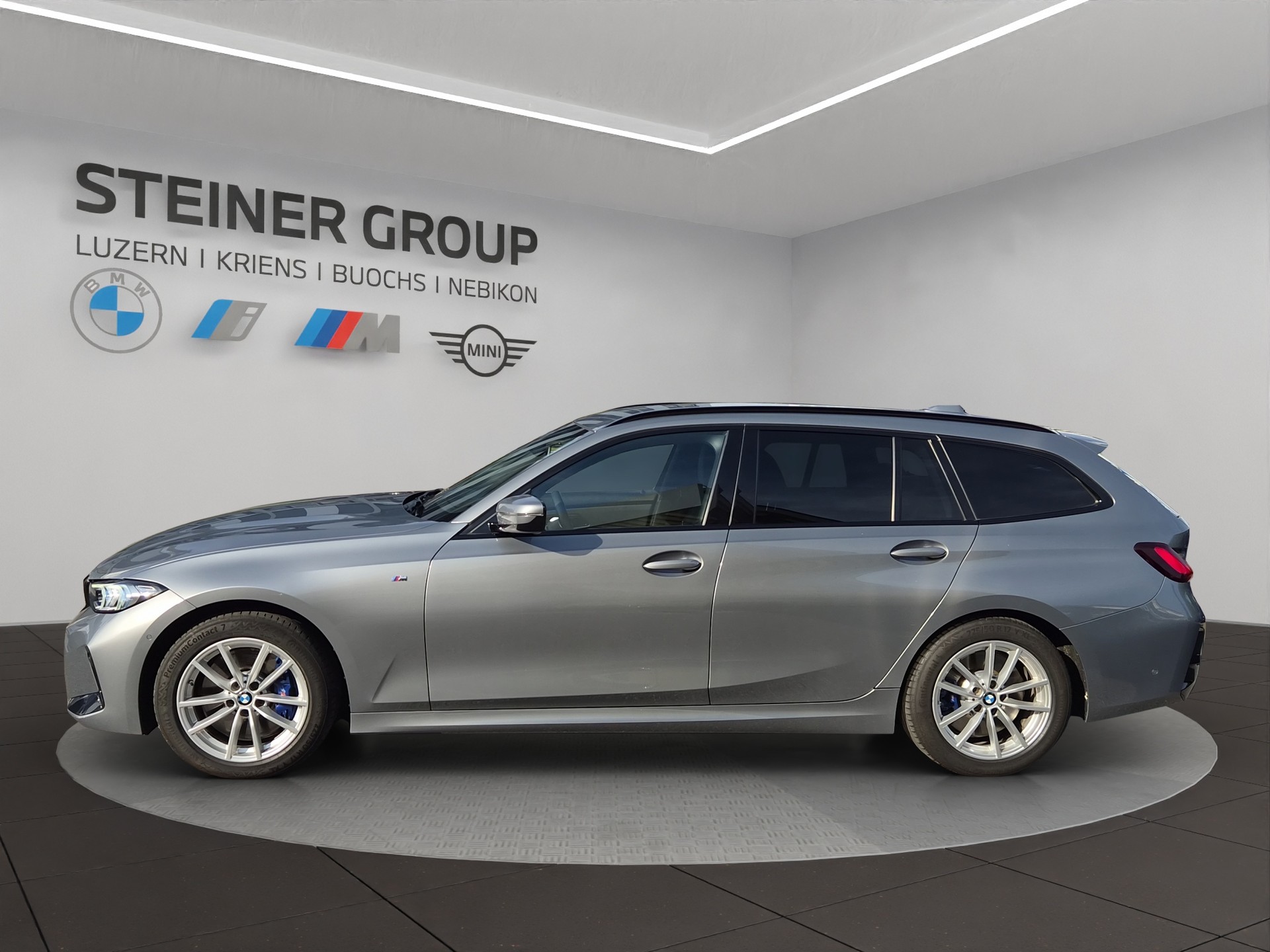 BMW 320d xDrive 48V Touring Steptronic M Sport-image-7