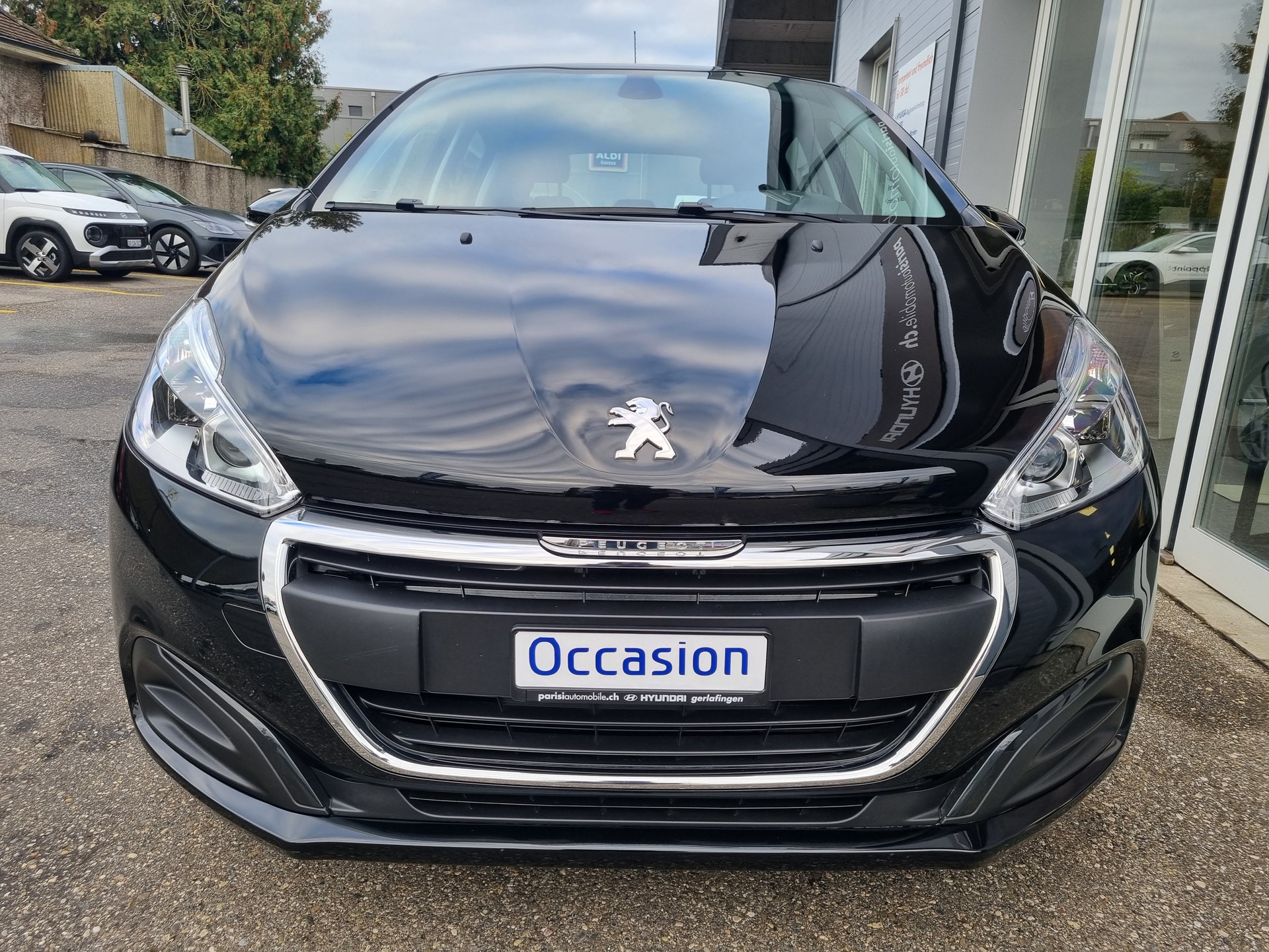 PEUGEOT 208 1.2 e-VTI Style EGS5-image-1