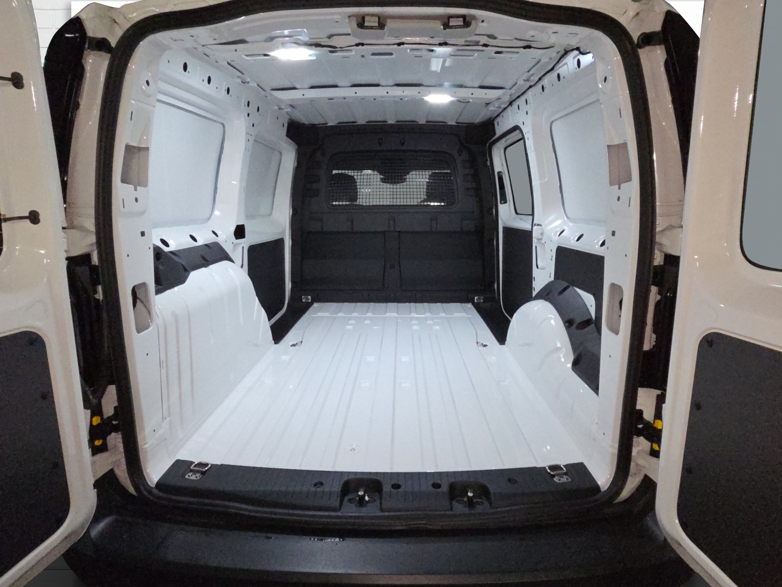 VW Caddy Cargo 2.0TDI Maxi 4Motion-image-7