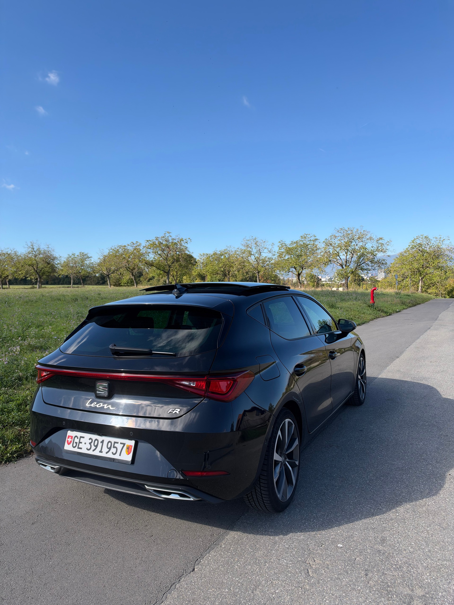 SEAT LEON-image-2