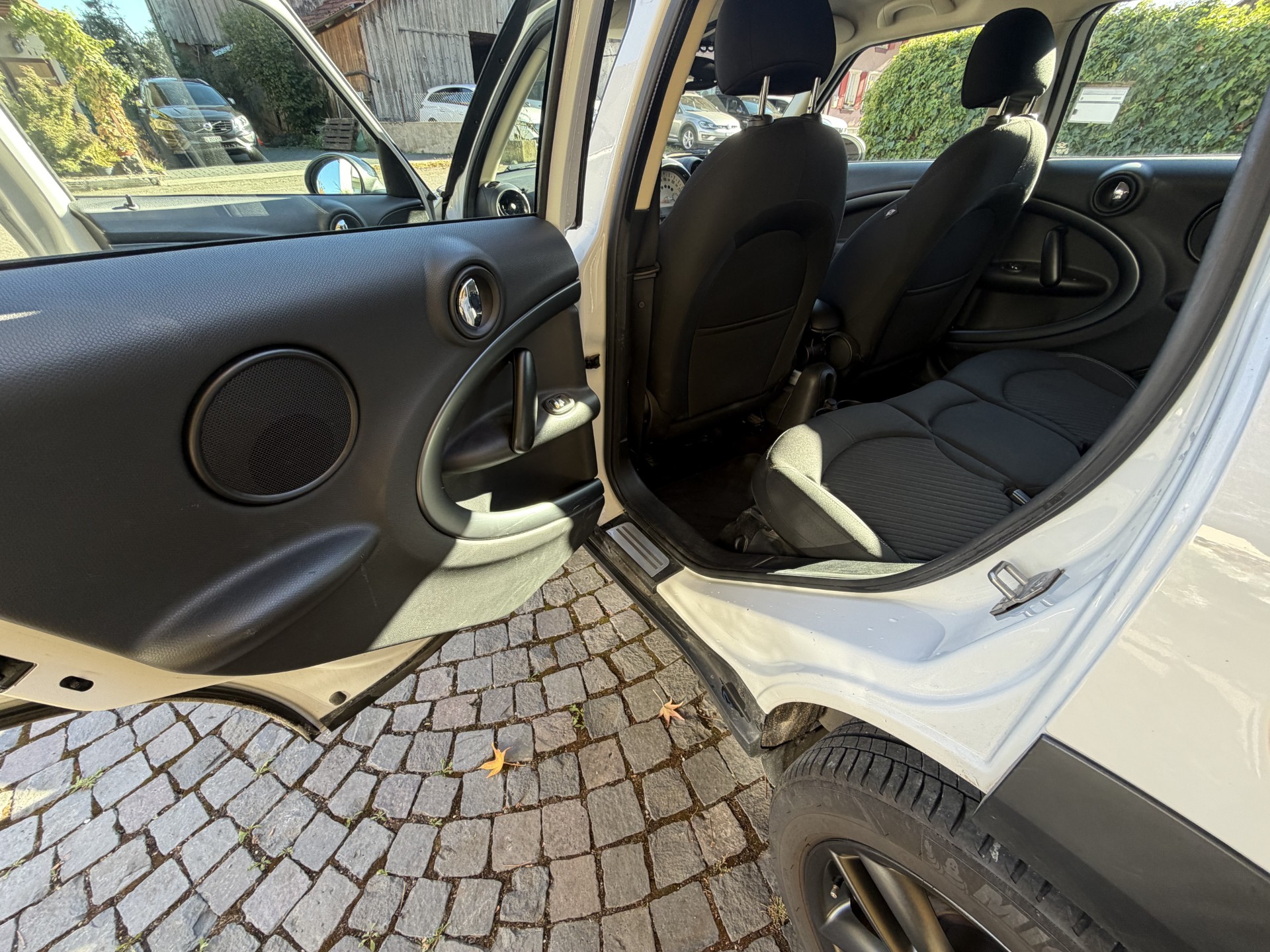 MINI Countryman Cooper S FWD-image-11