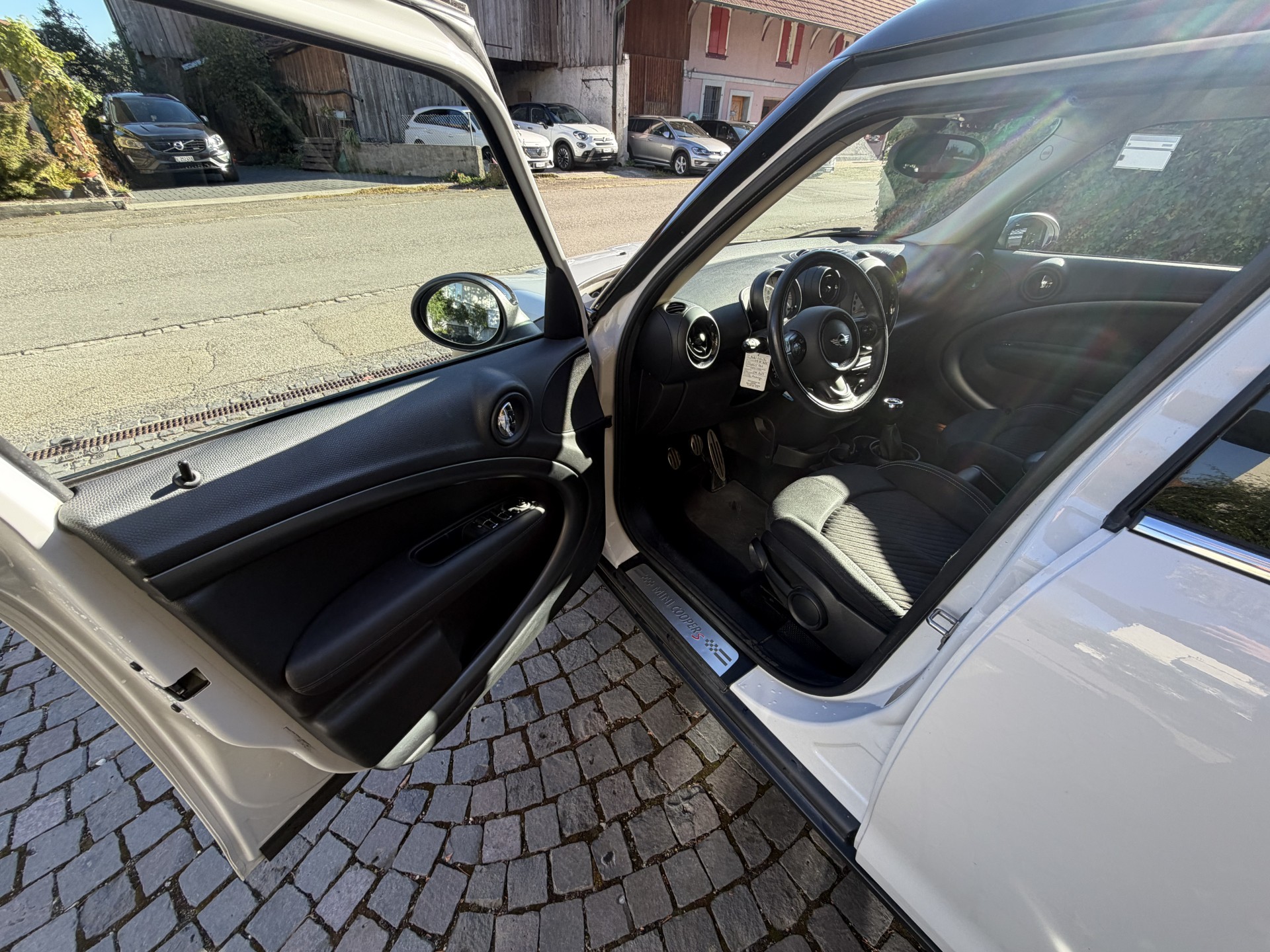 MINI Countryman Cooper S FWD-image-10
