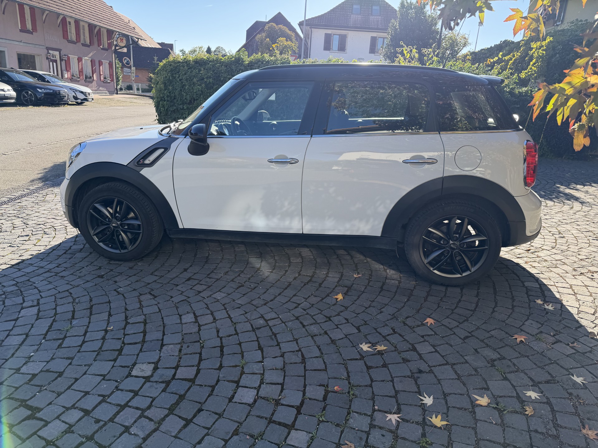 MINI Countryman Cooper S FWD-image-2