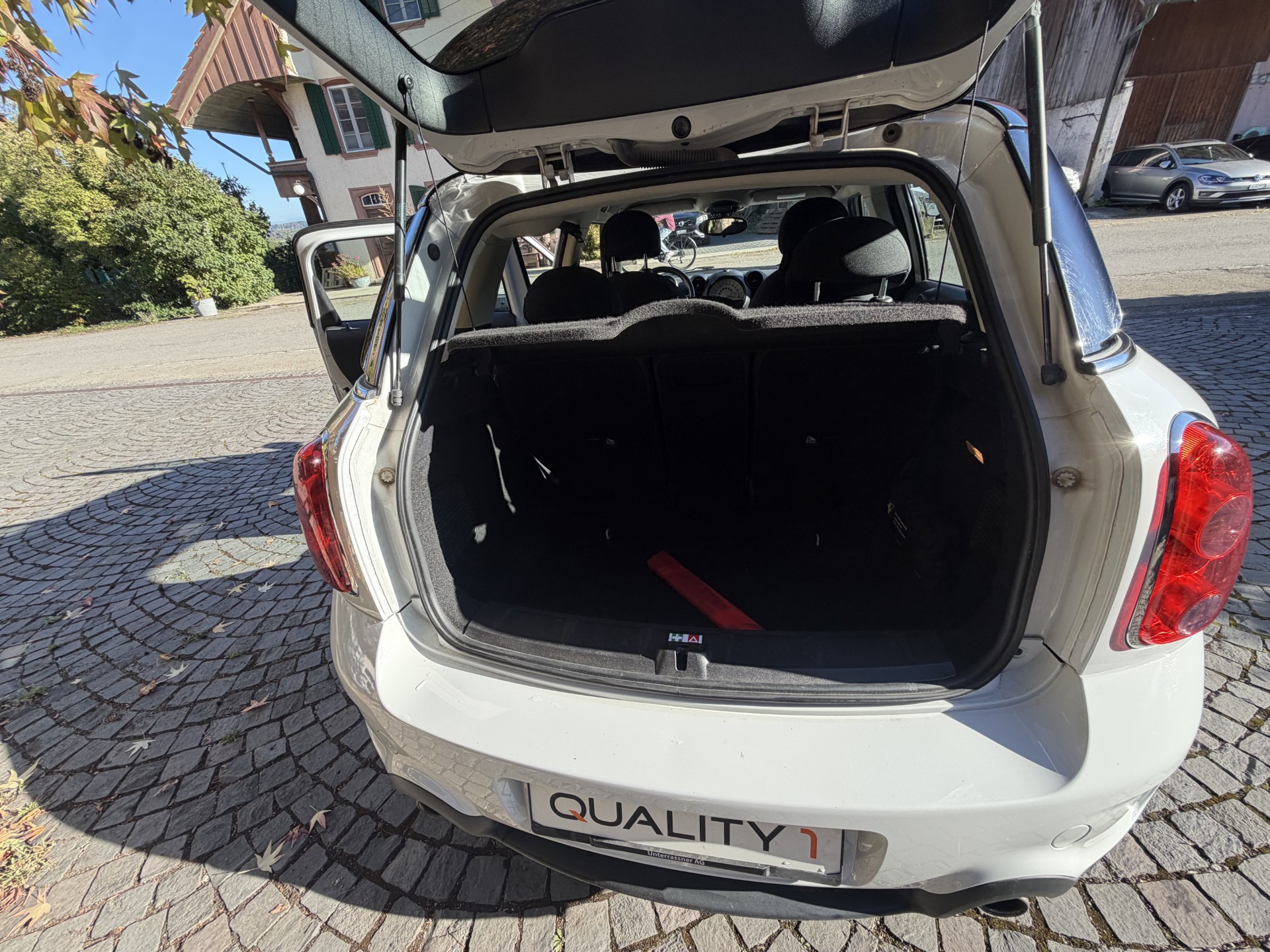 MINI Countryman Cooper S FWD-image-12