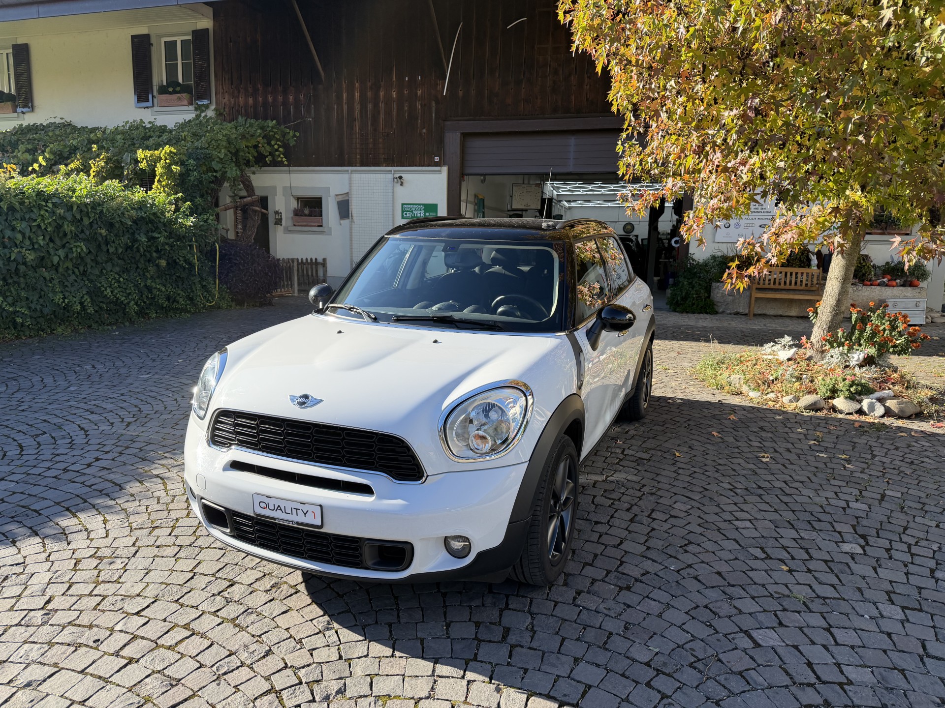 MINI Countryman Cooper S FWD-image-1