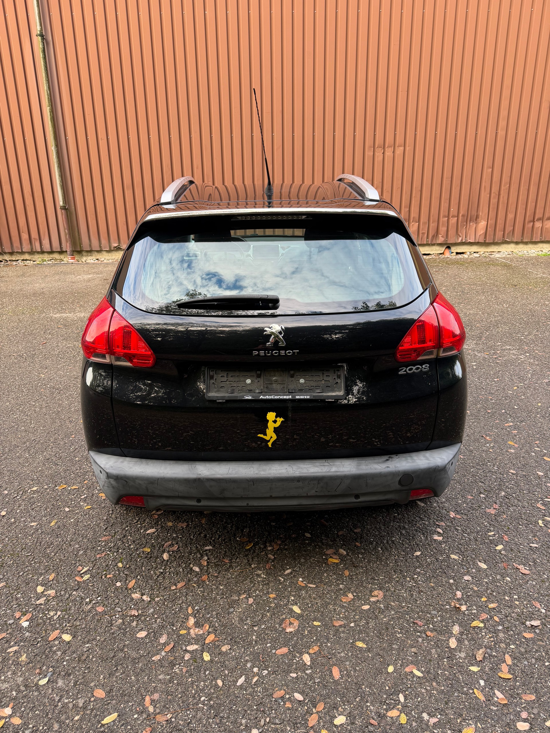 PEUGEOT 2008 1.2 VTI Style-image-6