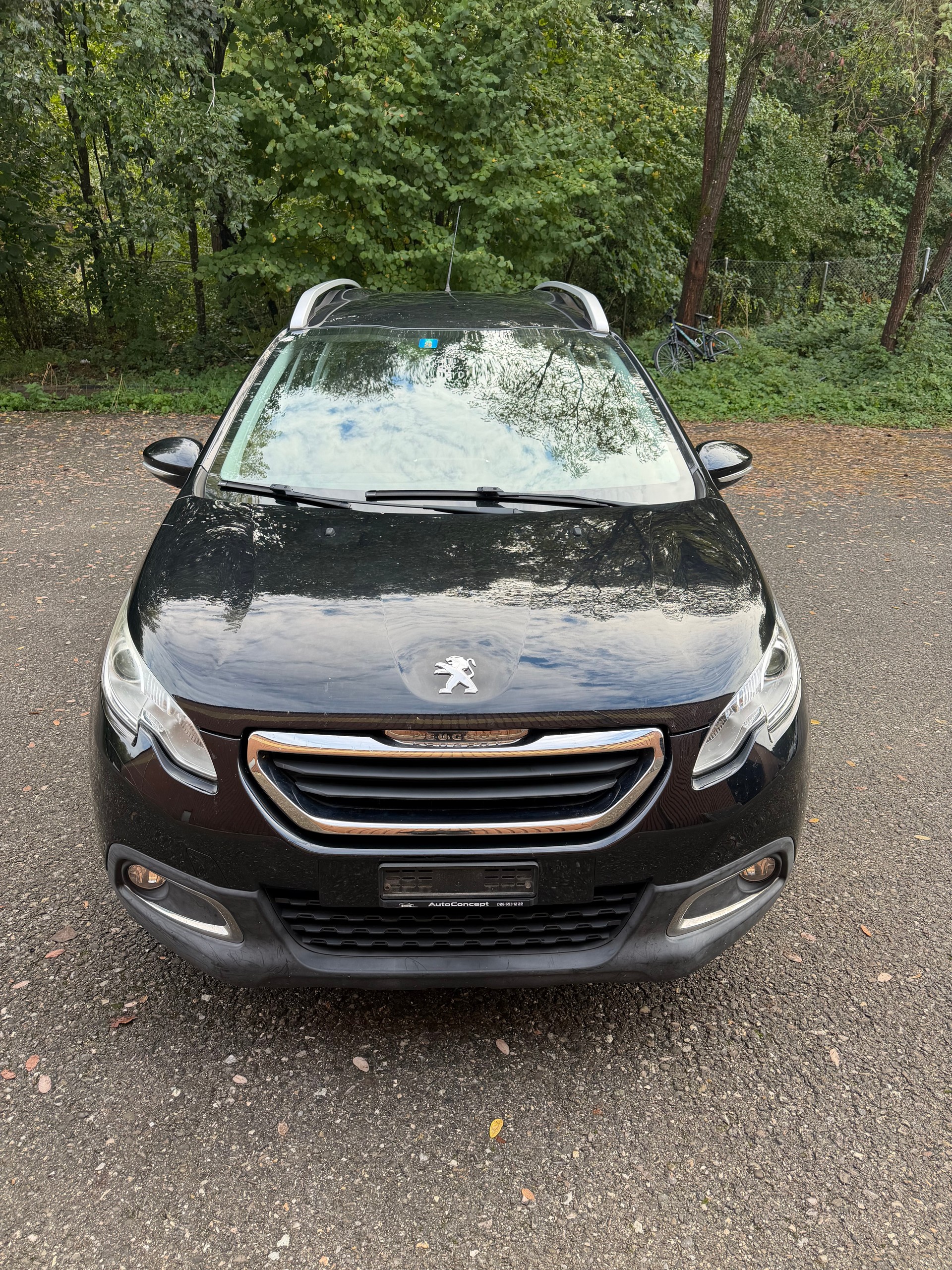 PEUGEOT 2008 1.2 VTI Style-image-0