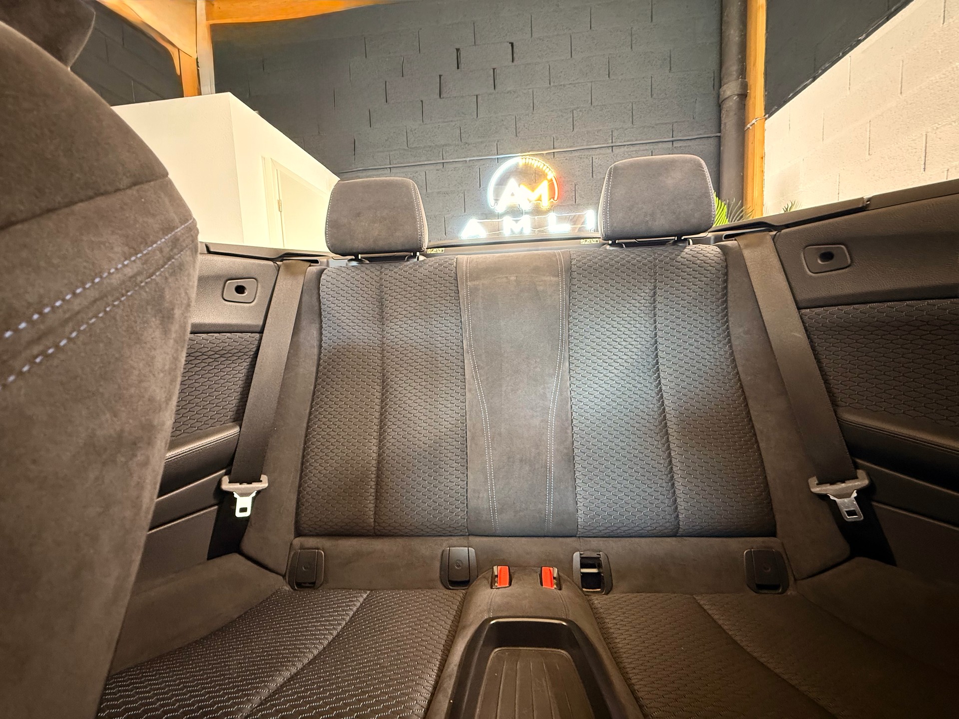 BMW M240i xDrive Steptronic-image-23