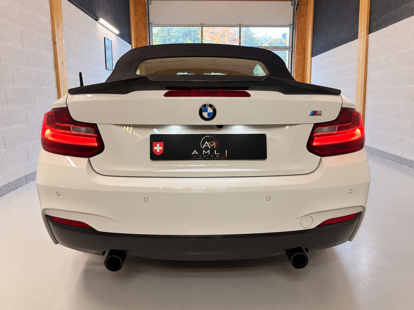 BMW M240i xDrive Steptronic-image-5