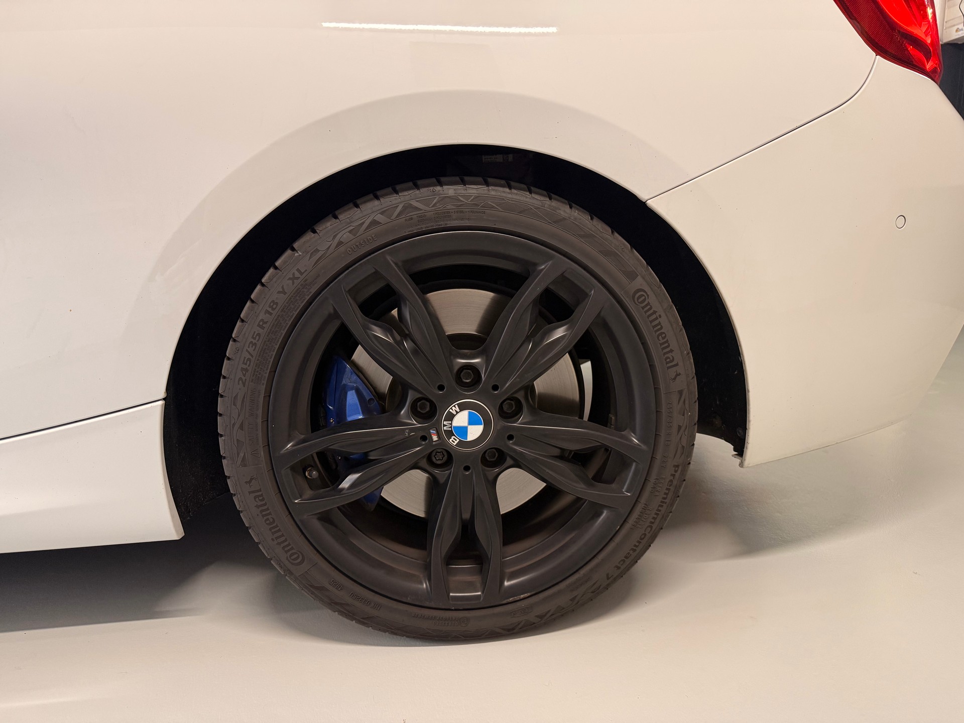 BMW M240i xDrive Steptronic-image-18