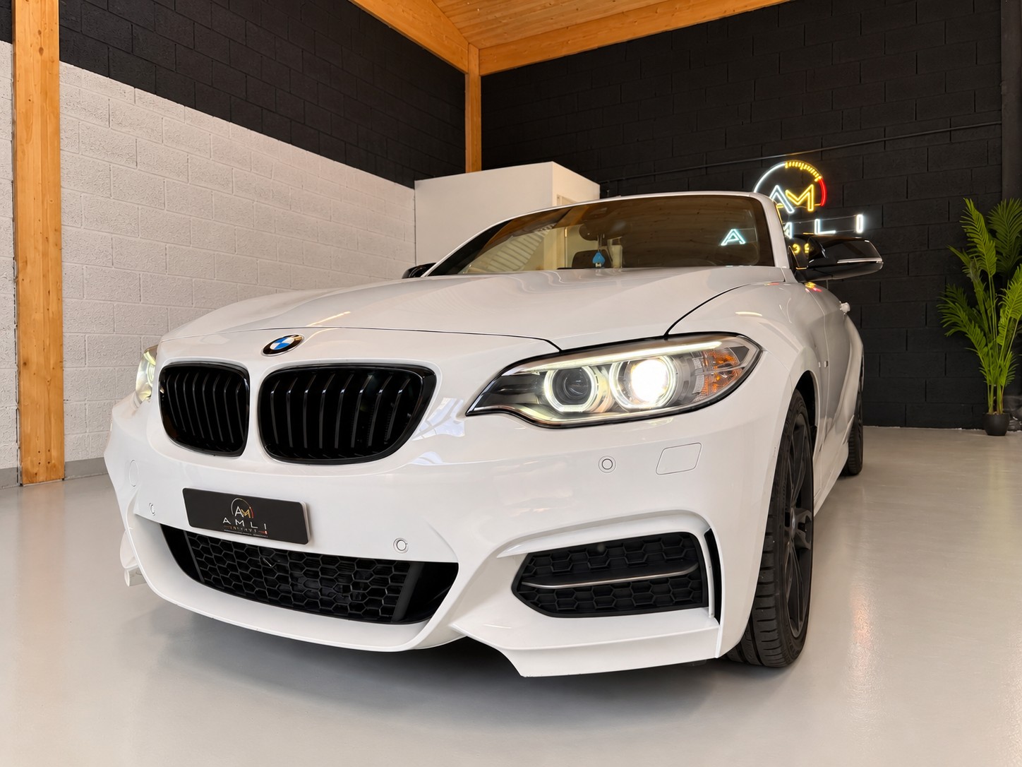 BMW M240i xDrive Steptronic-image-8