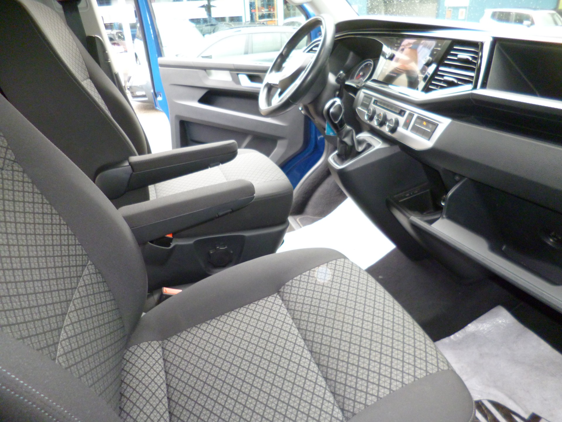 VW Multivan-image-8