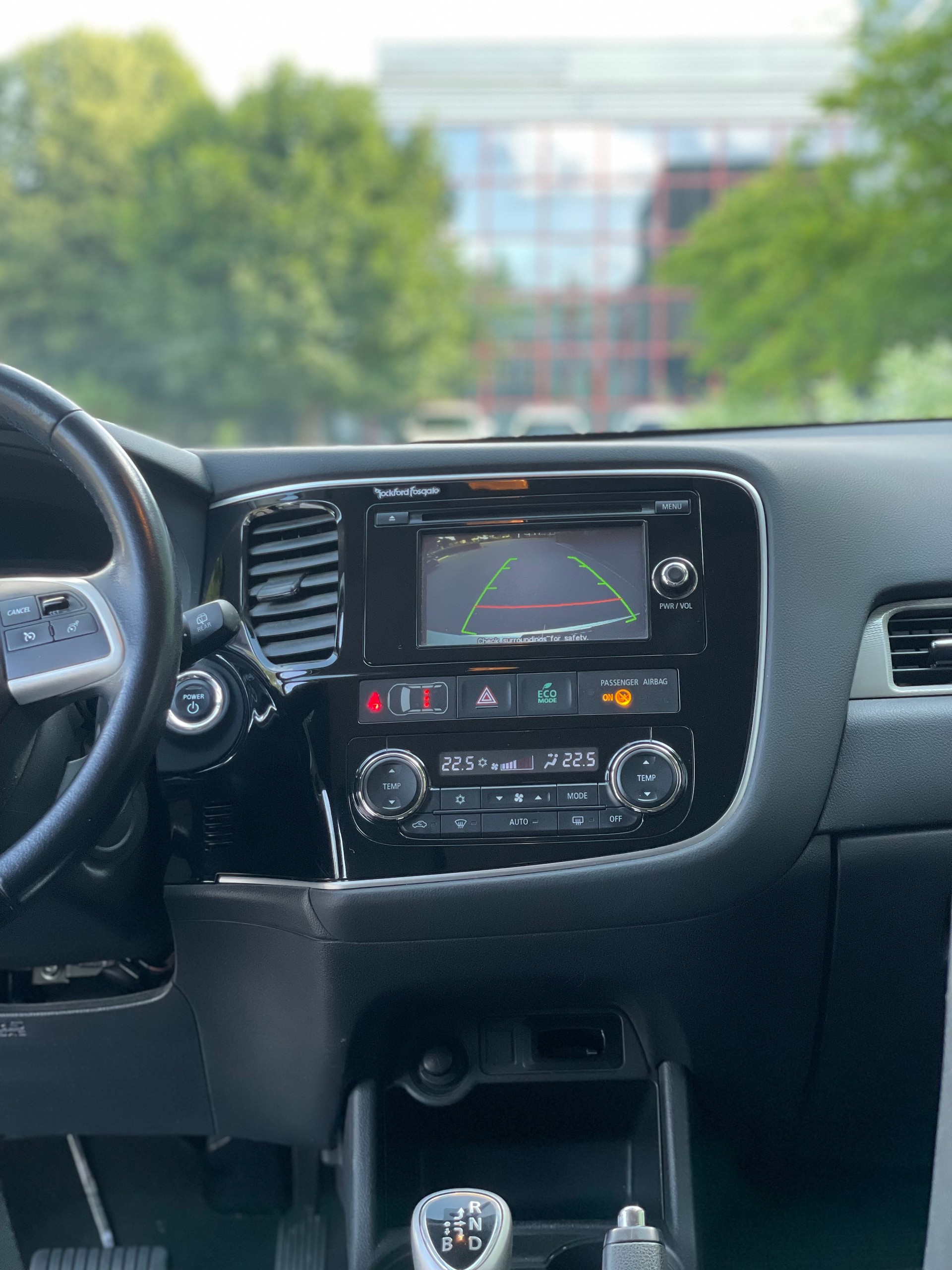 MITSUBISHI Outlander 2.0 PHEV Navigator eAssist-image-9
