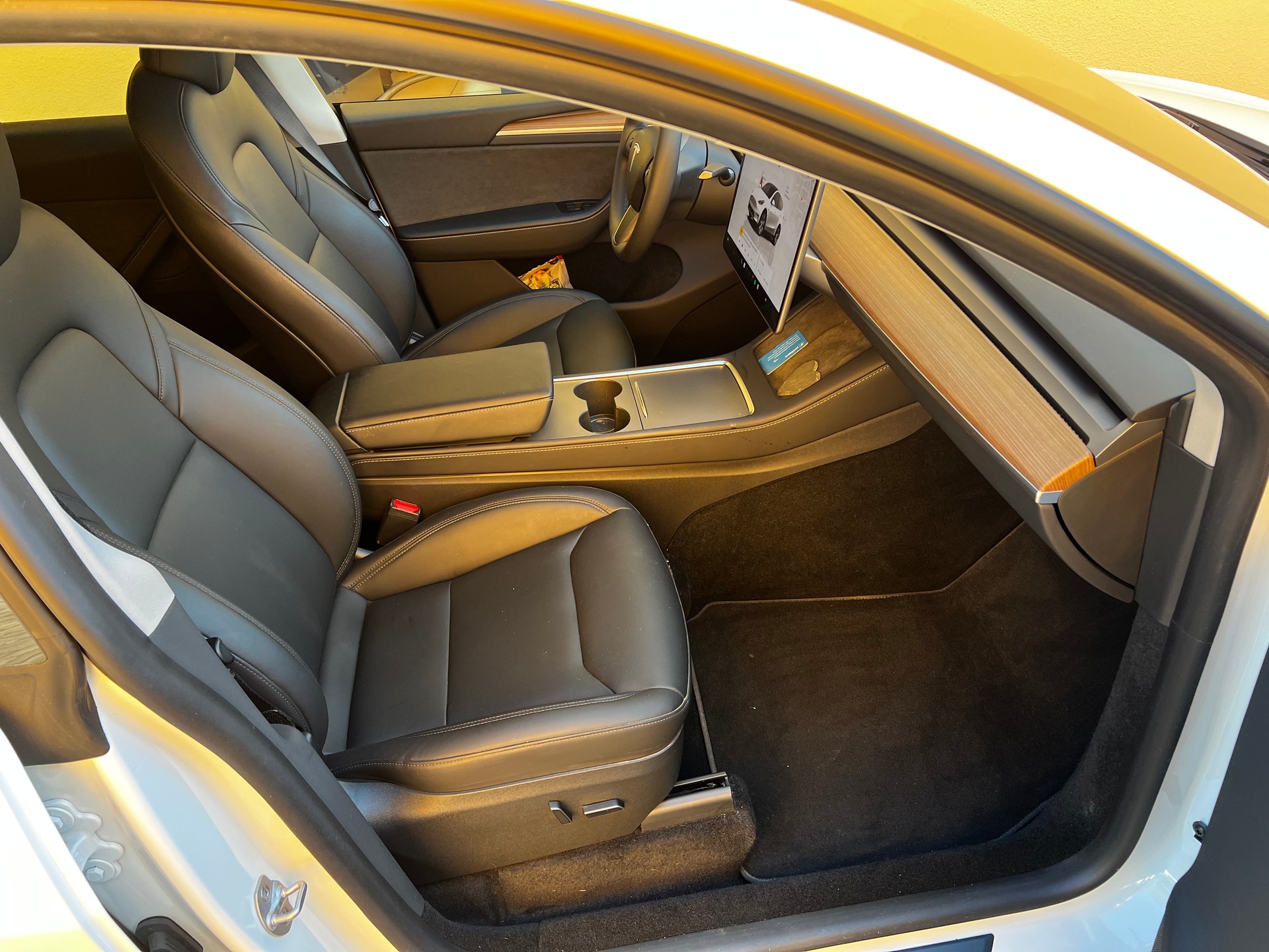TESLA Model Y RWD-image-8
