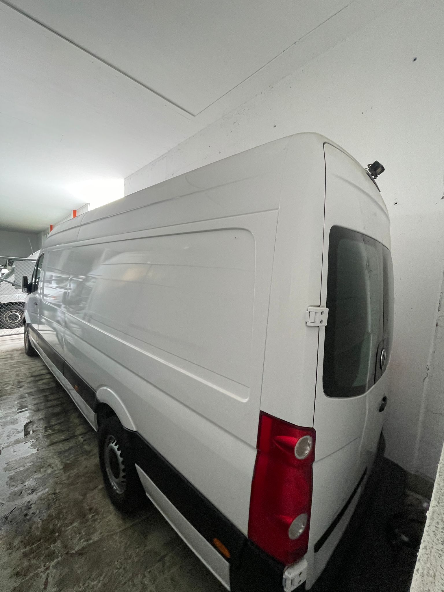 VW Crafter 35 2.0 TDI CR-image-1