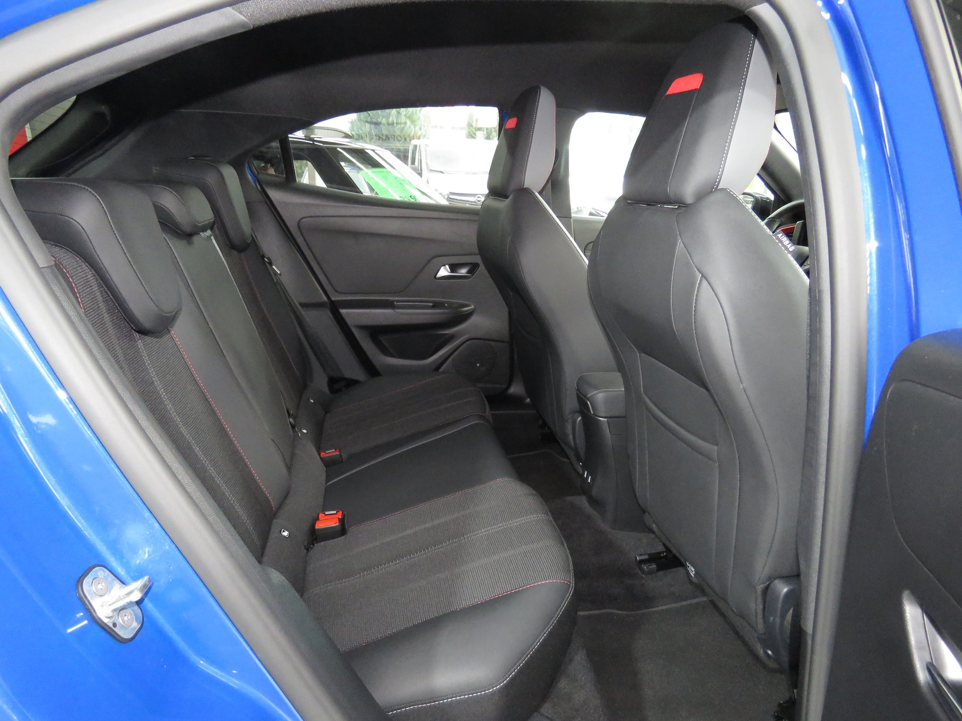 OPEL Mokka 1.2 Direct Injection Turbo GS Automat-image-12