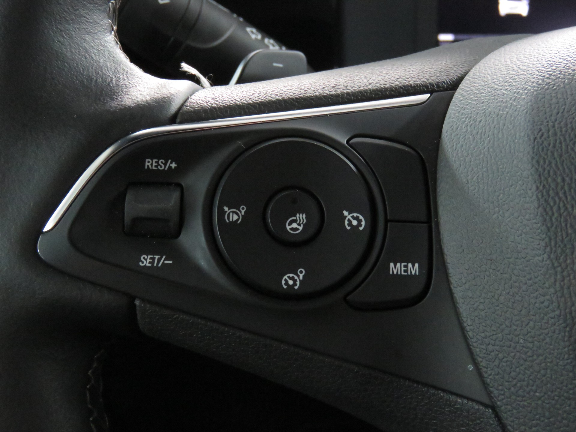 OPEL Mokka 1.2 Direct Injection Turbo GS Automat-image-21