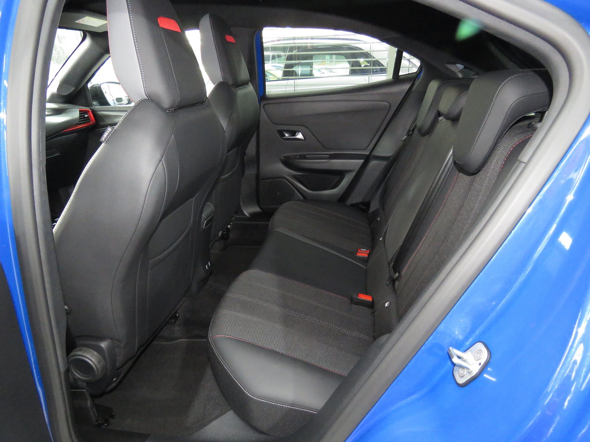 OPEL Mokka 1.2 Direct Injection Turbo GS Automat-image-8