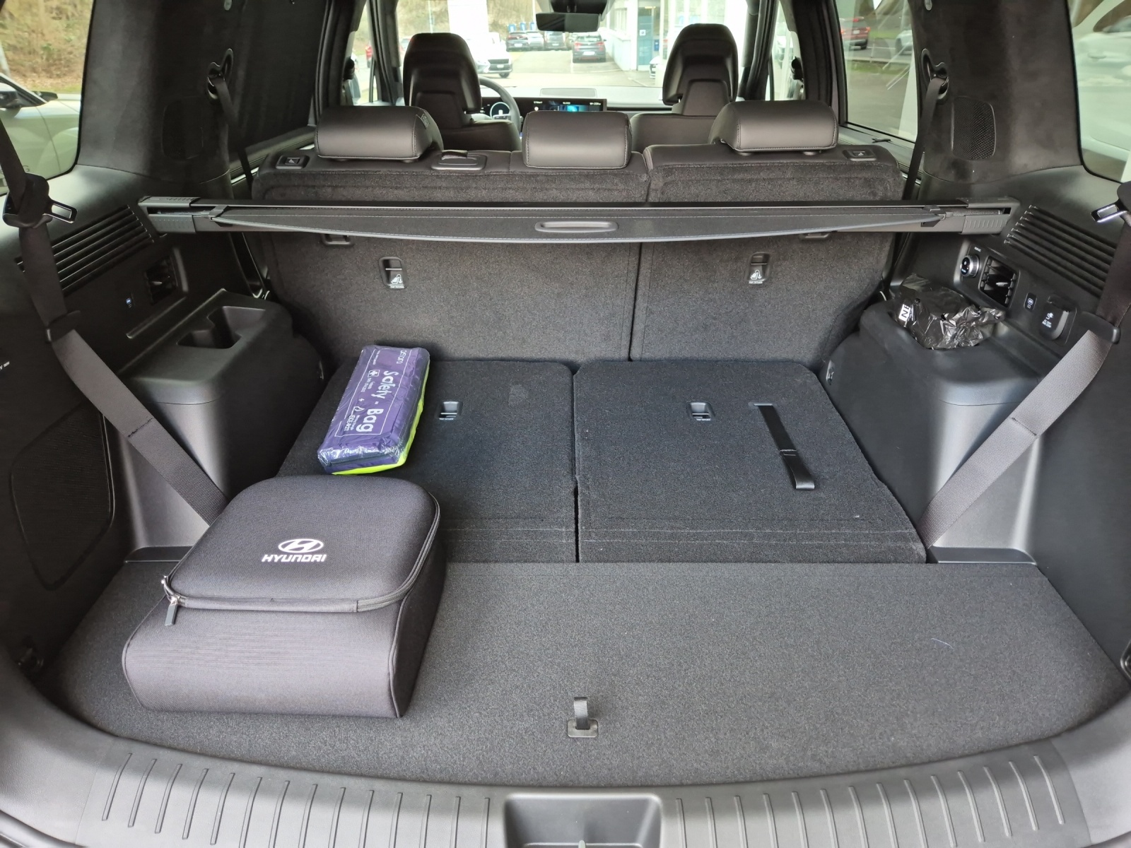 HYUNDAI Santa Fe 1.6 T-GDi PHEV Calligraphy-image-9