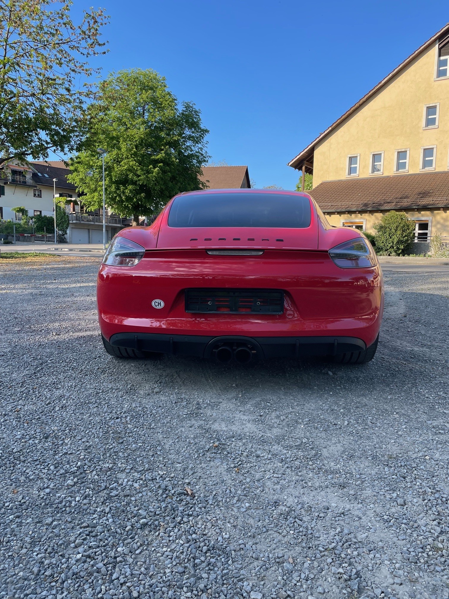 PORSCHE GTS-image-4