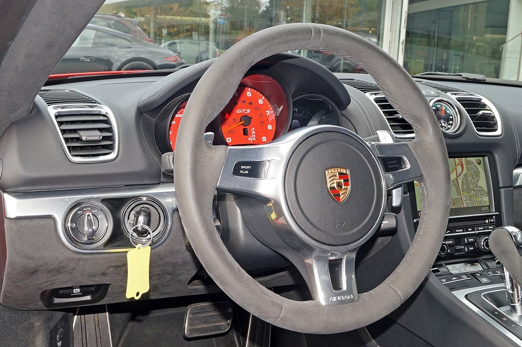 PORSCHE GTS-image-7