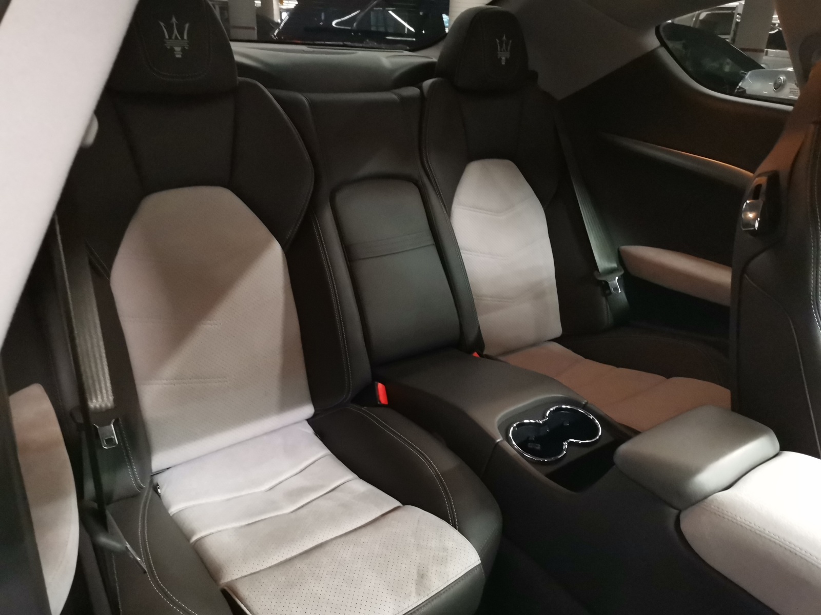 MASERATI Granturismo 4.7 V8 Sport-image-9