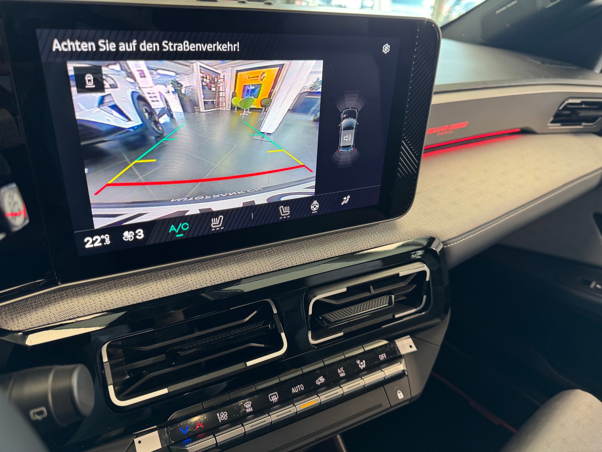 RENAULT R5 E-TECH ELECTRIC Roland Garros 150PS Comfort Range-image-23