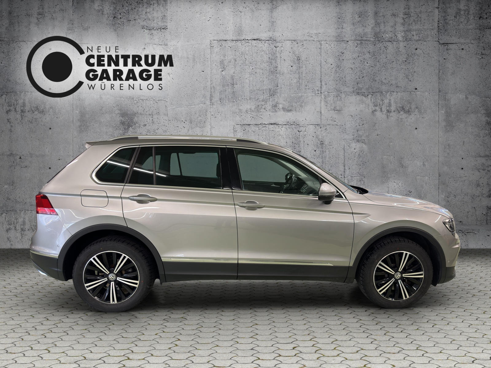 VW Tiguan 2.0TSI Comfortline 4Motion DSG-showroom-element-2