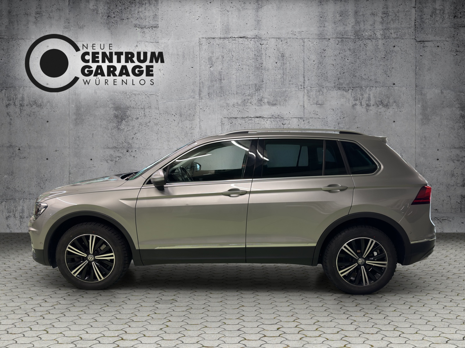 VW Tiguan 2.0TSI Comfortline 4Motion DSG-image-5