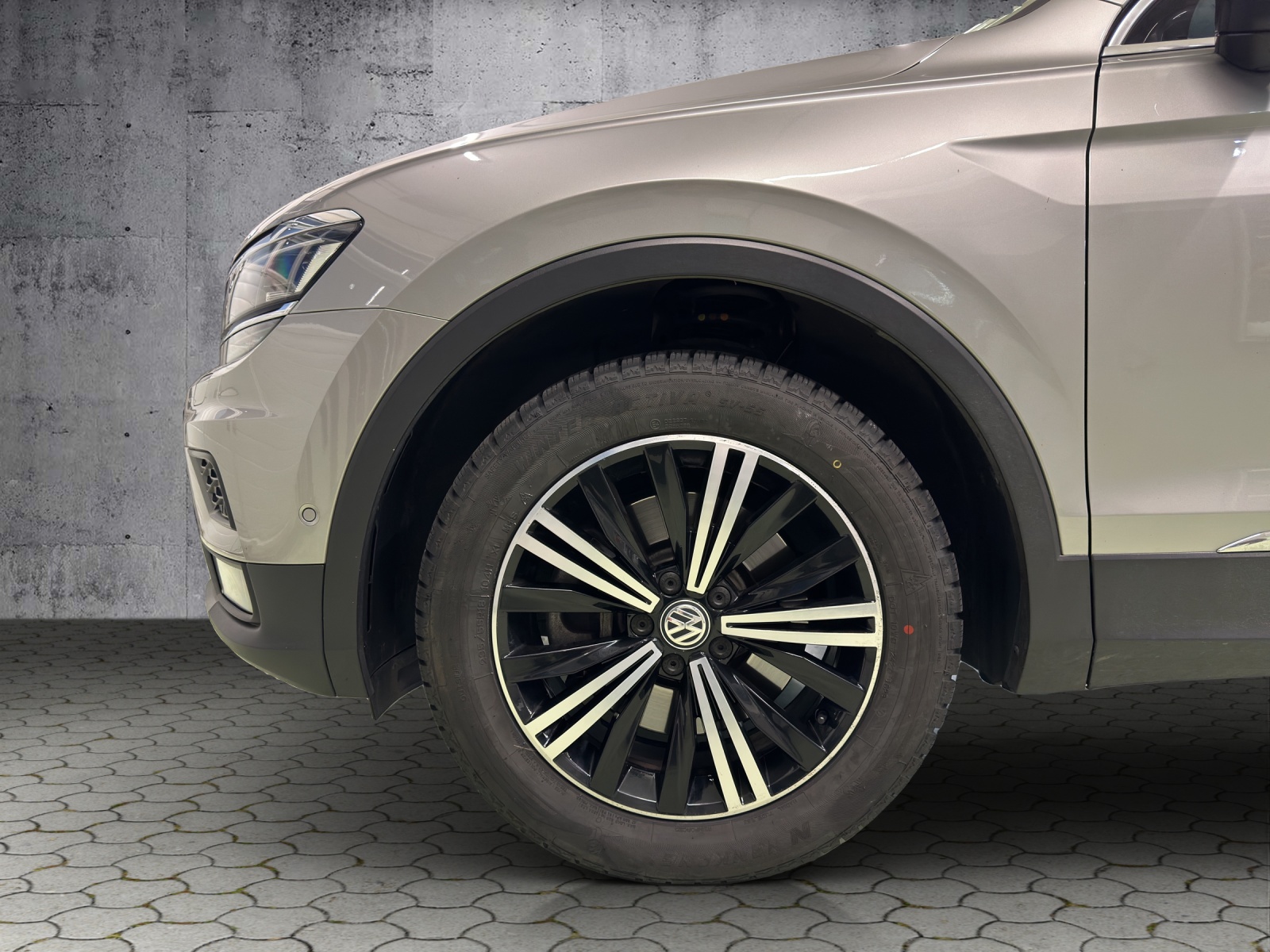 VW Tiguan 2.0TSI Comfortline 4Motion DSG-image-15