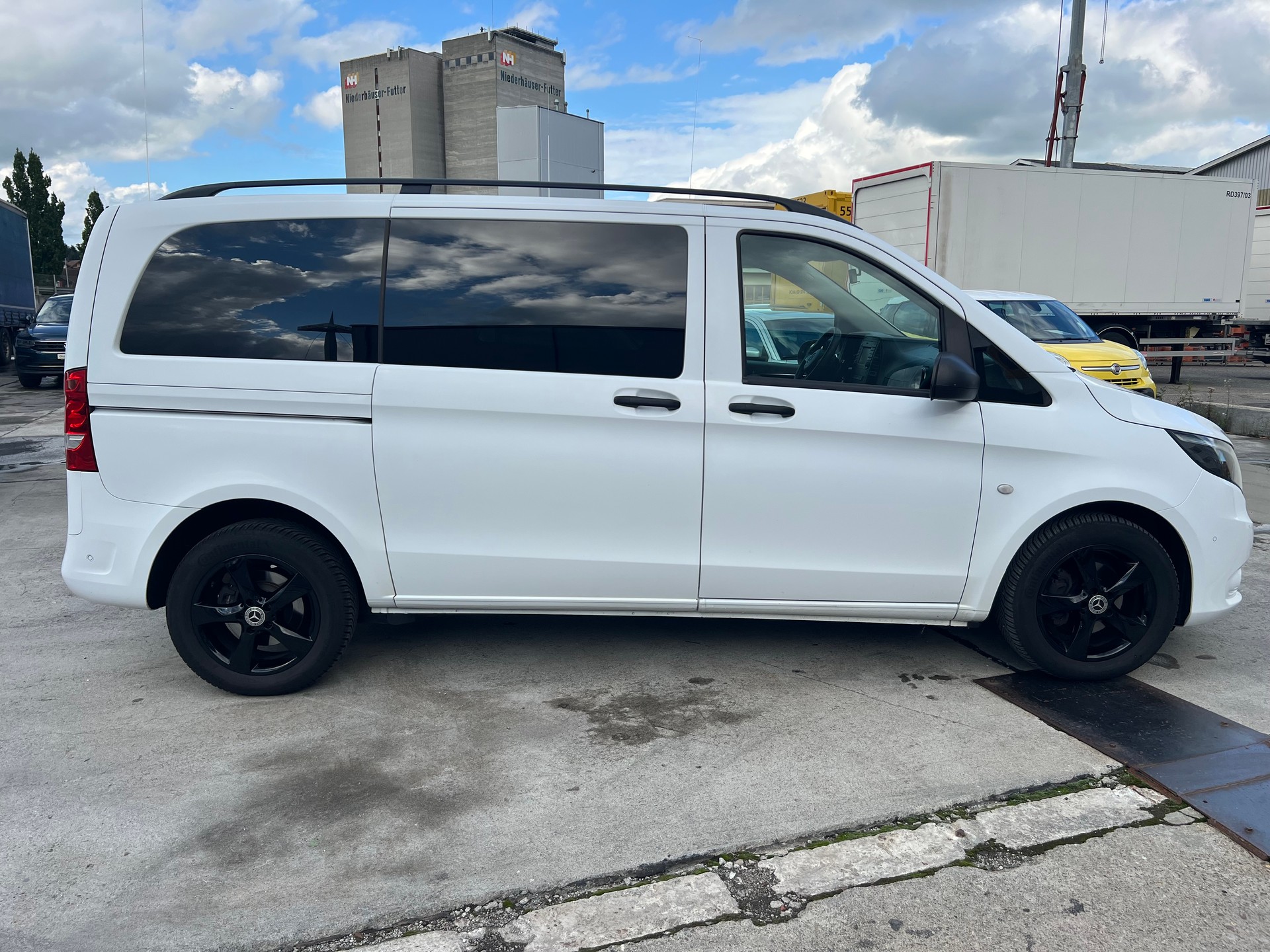 MERCEDES-BENZ Vito 114 BlueTec Tourer Select 7G-Tronic-image-2