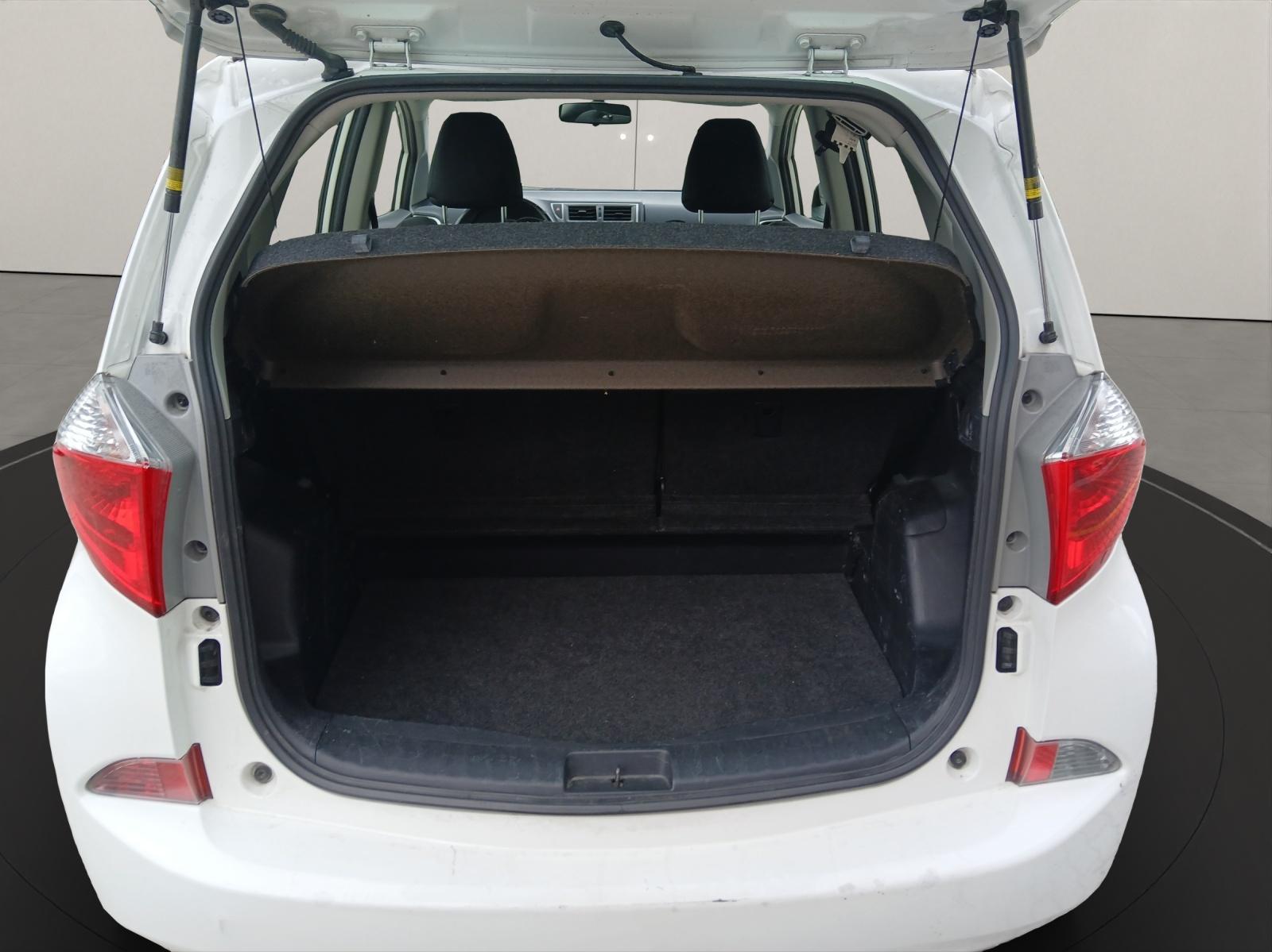TOYOTA Verso-S 1.33 VVT-i Linea Luna-image-10